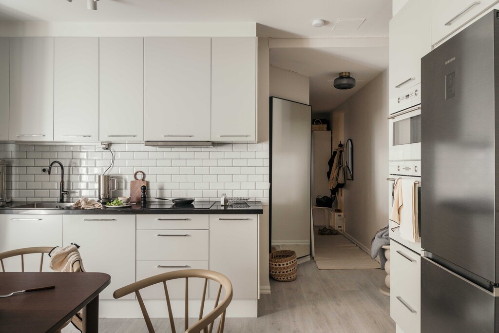 cuisine gris clair et noire avec espace salle à manger décoration scandinave cuisine gris clair et noire avec espace salle à manger décoration scandinave