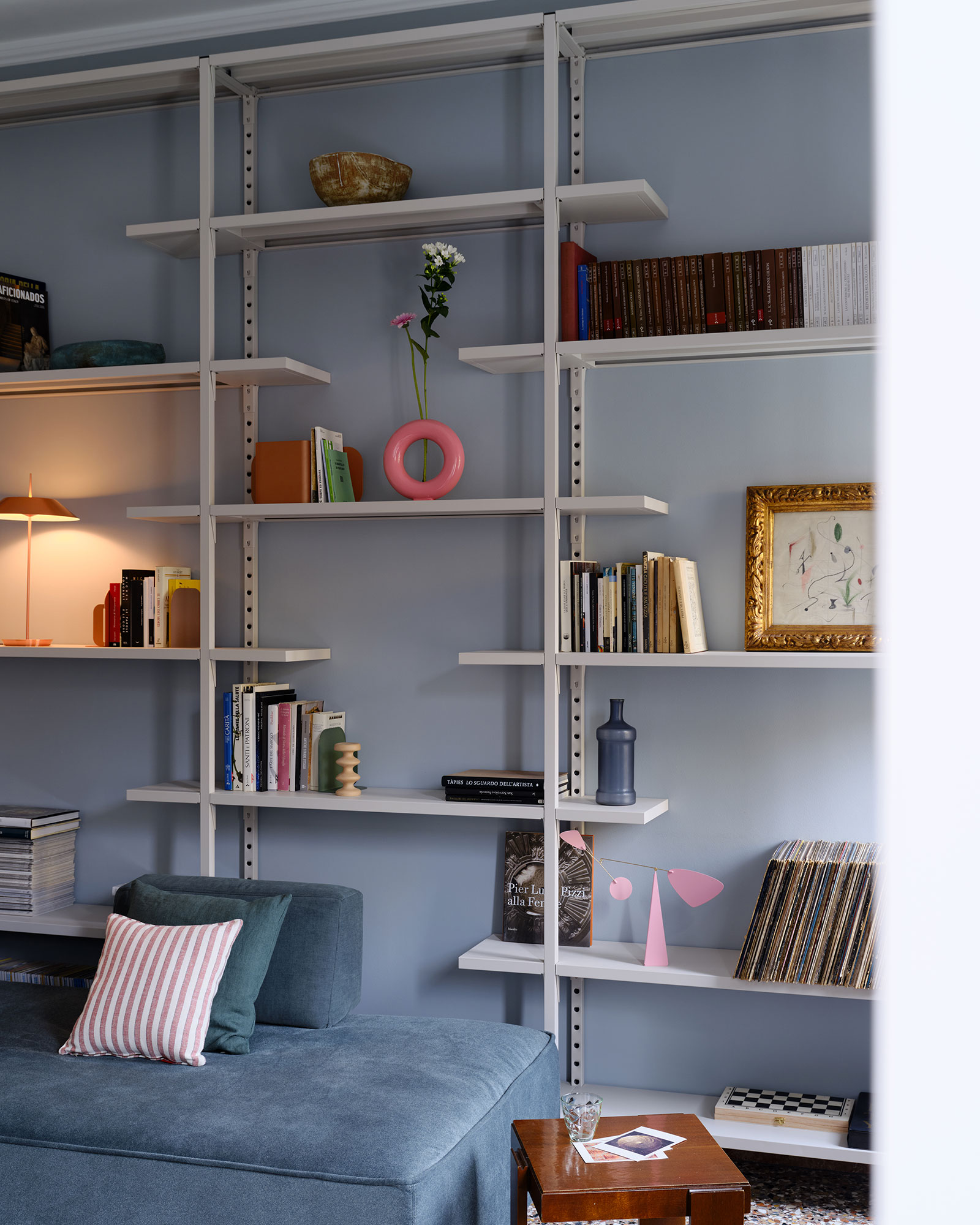 living room blue sofa designer decor house in Venice Casa della Sensa living room blue sofa designer decor house in Venice Casa della Sensa