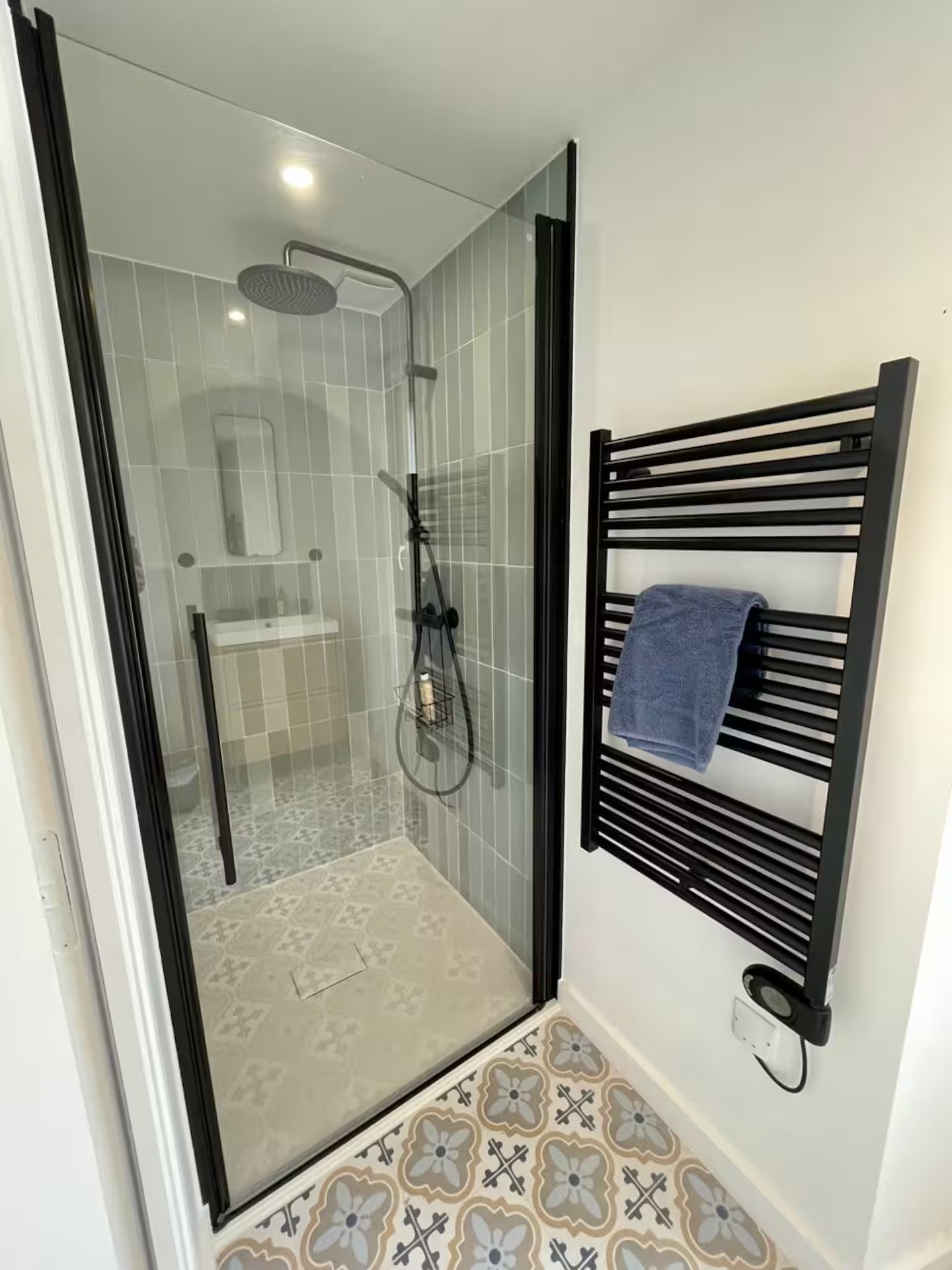 salle de bain décoration contemporaine maison typique à Carnac Bretagne Les Oiselières