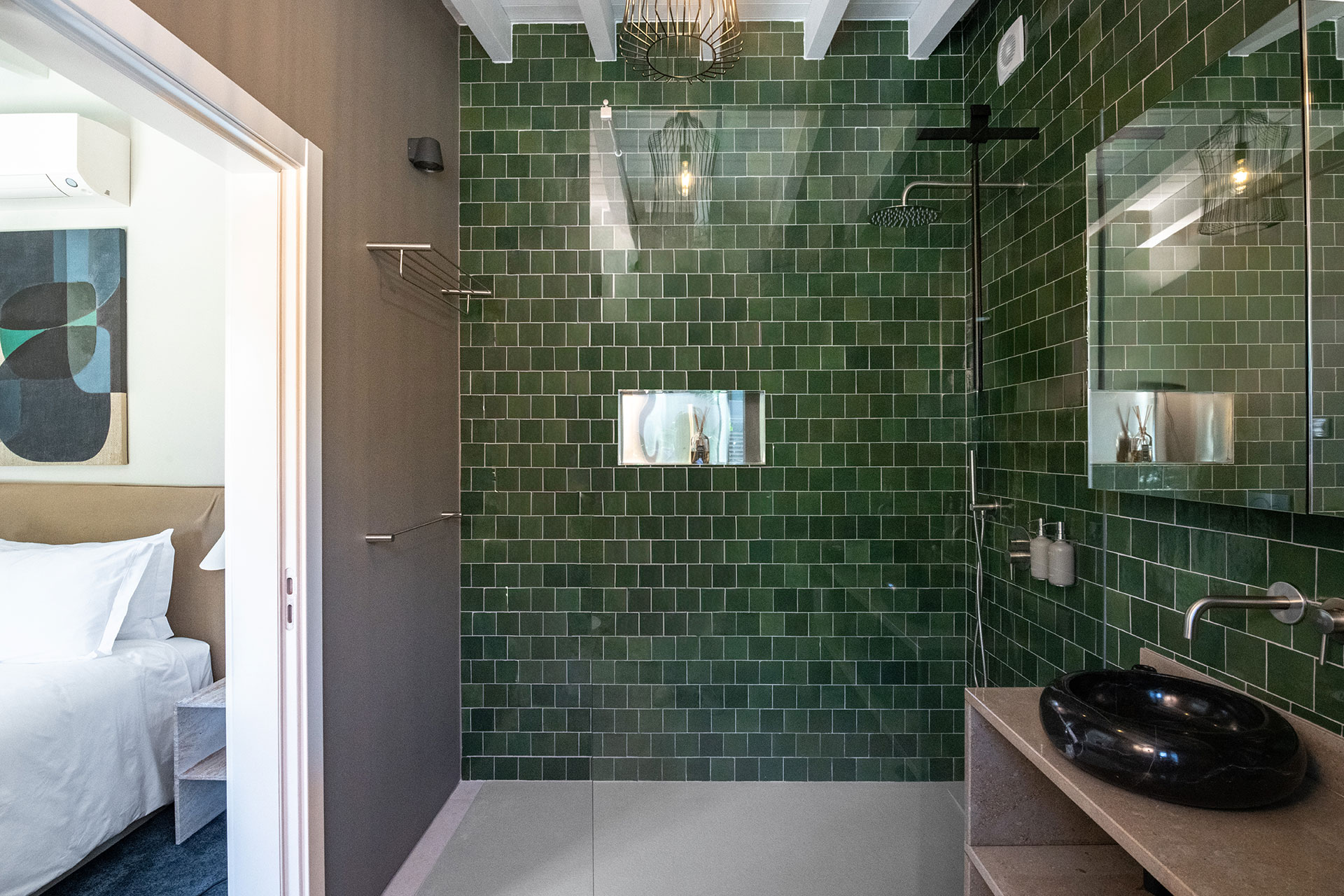 salle de bain carrelage vert décoration contemporaine Casa Dima Algarve salle de bain carrelage vert décoration contemporaine Casa Dima Algarve