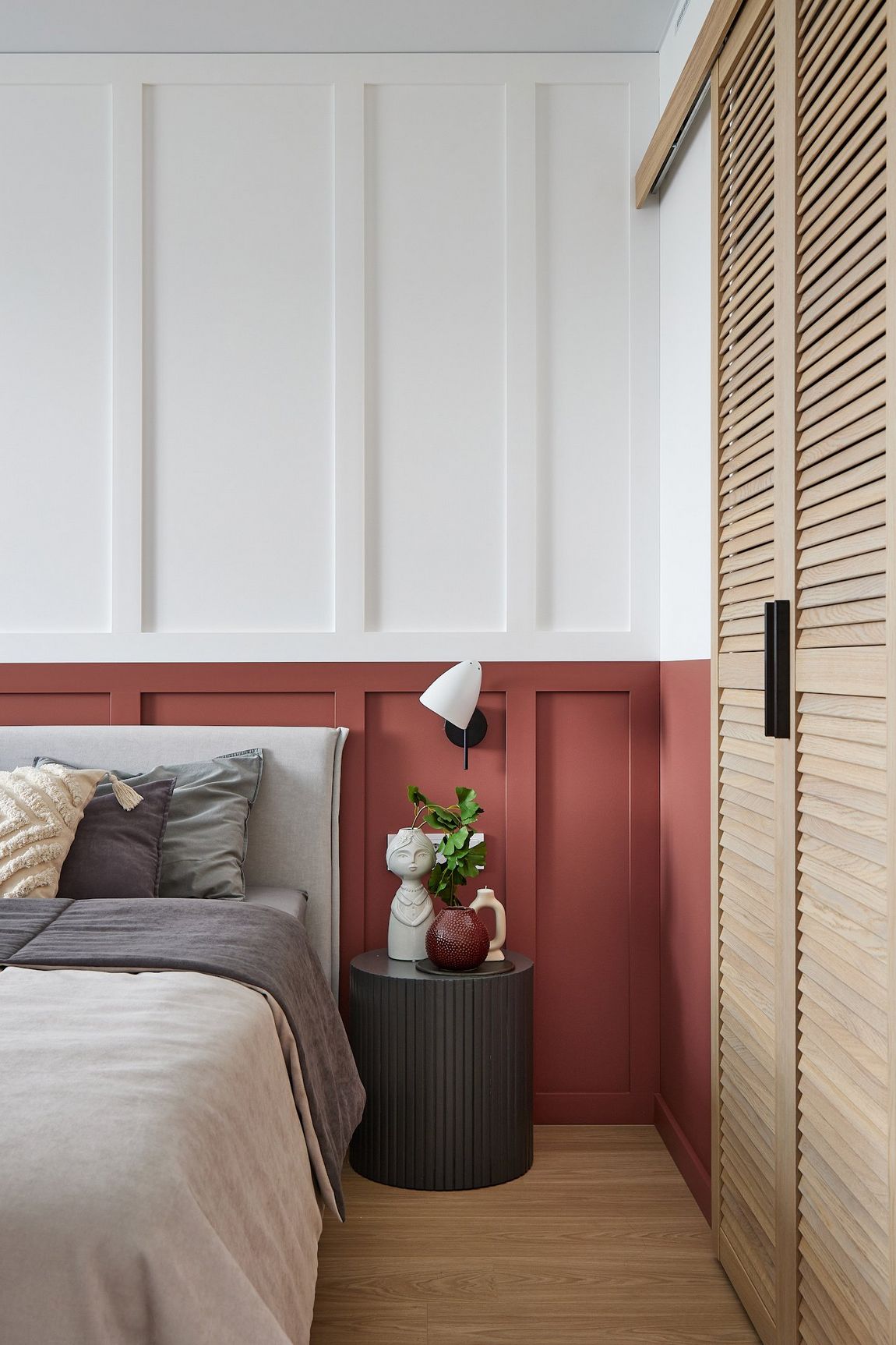 chambre terracotta et blanche décoration contemporaine appartement de 42m2 avec dressing chambre terracotta et blanche décoration contemporaine appartement de 42m2 avec dressing