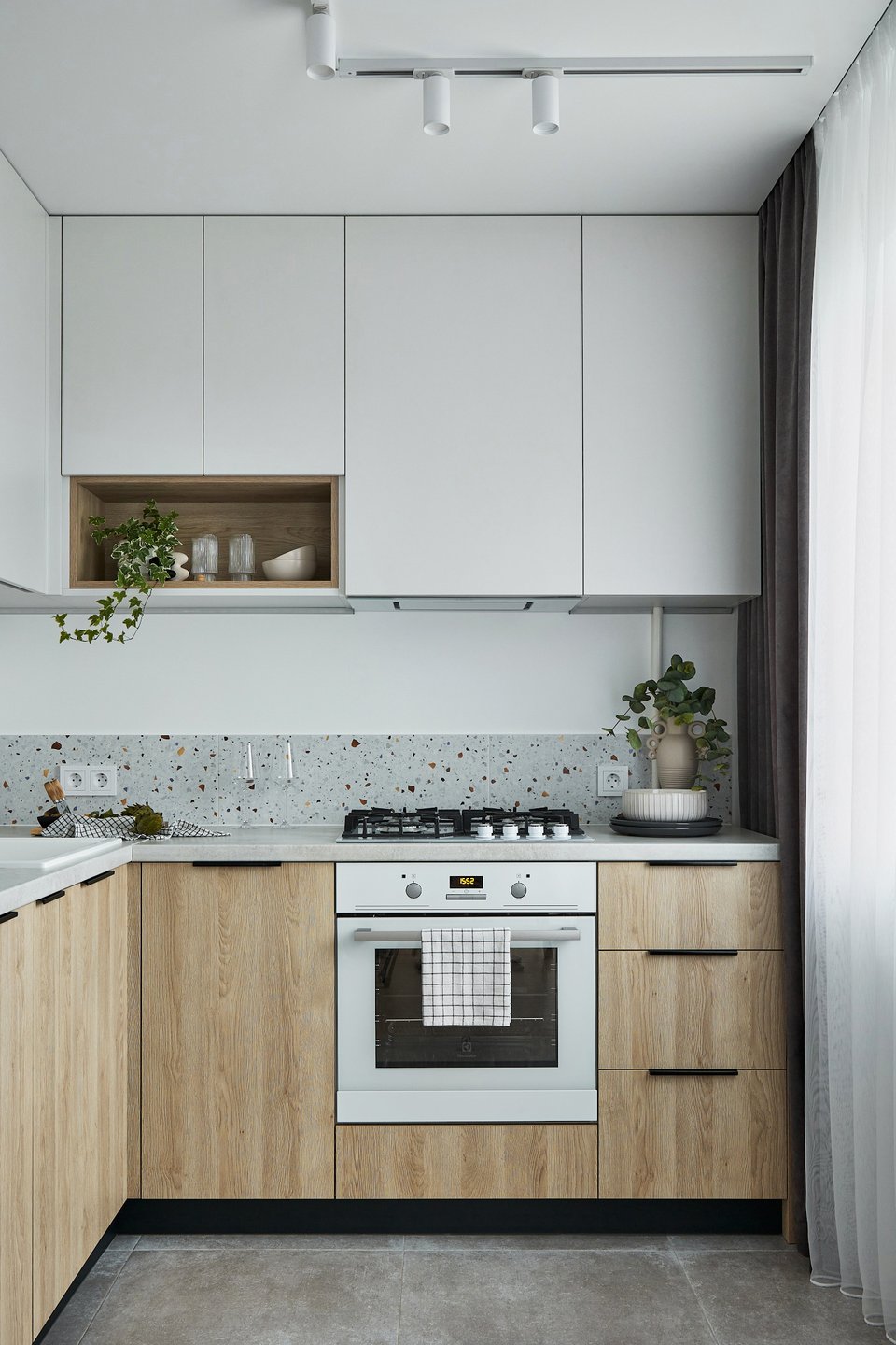 cuisine bois blanc et terrazzo décoration contemporaine appartement de 42m2 cuisine bois blanc et terrazzo décoration contemporaine appartement de 42m2