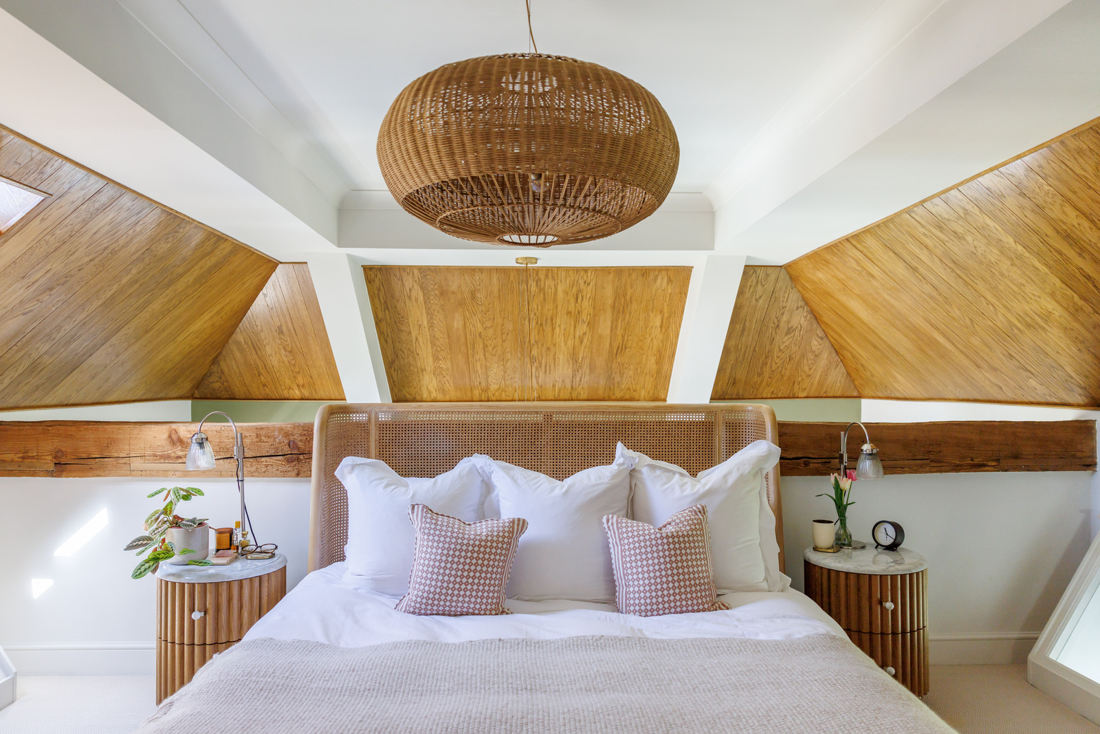 chambre sous combles décoration contemporaine