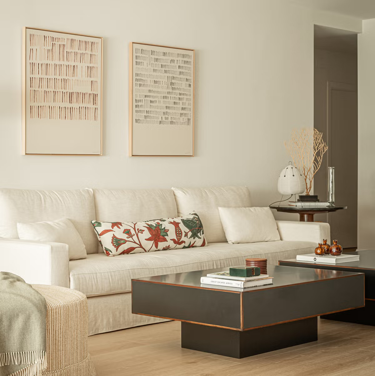 living room contemporary decor apartement in central Madrid