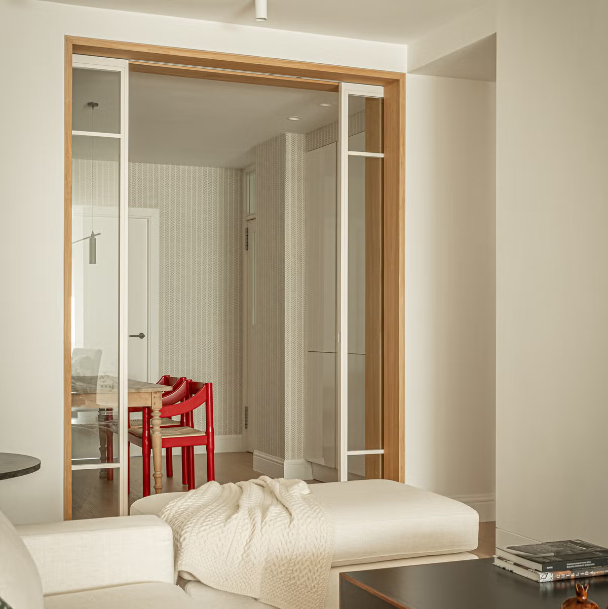 living room contemporary decor apartement in central Madrid