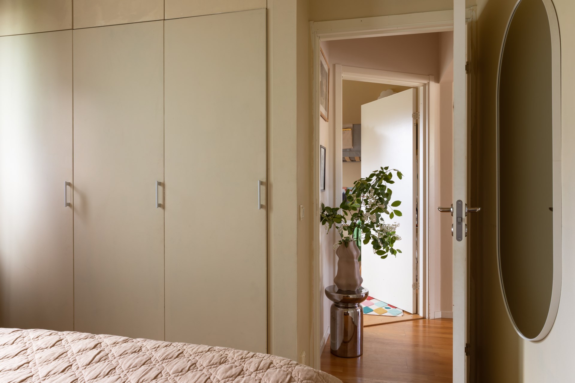 chambre avec placards décoration scandinave vintage