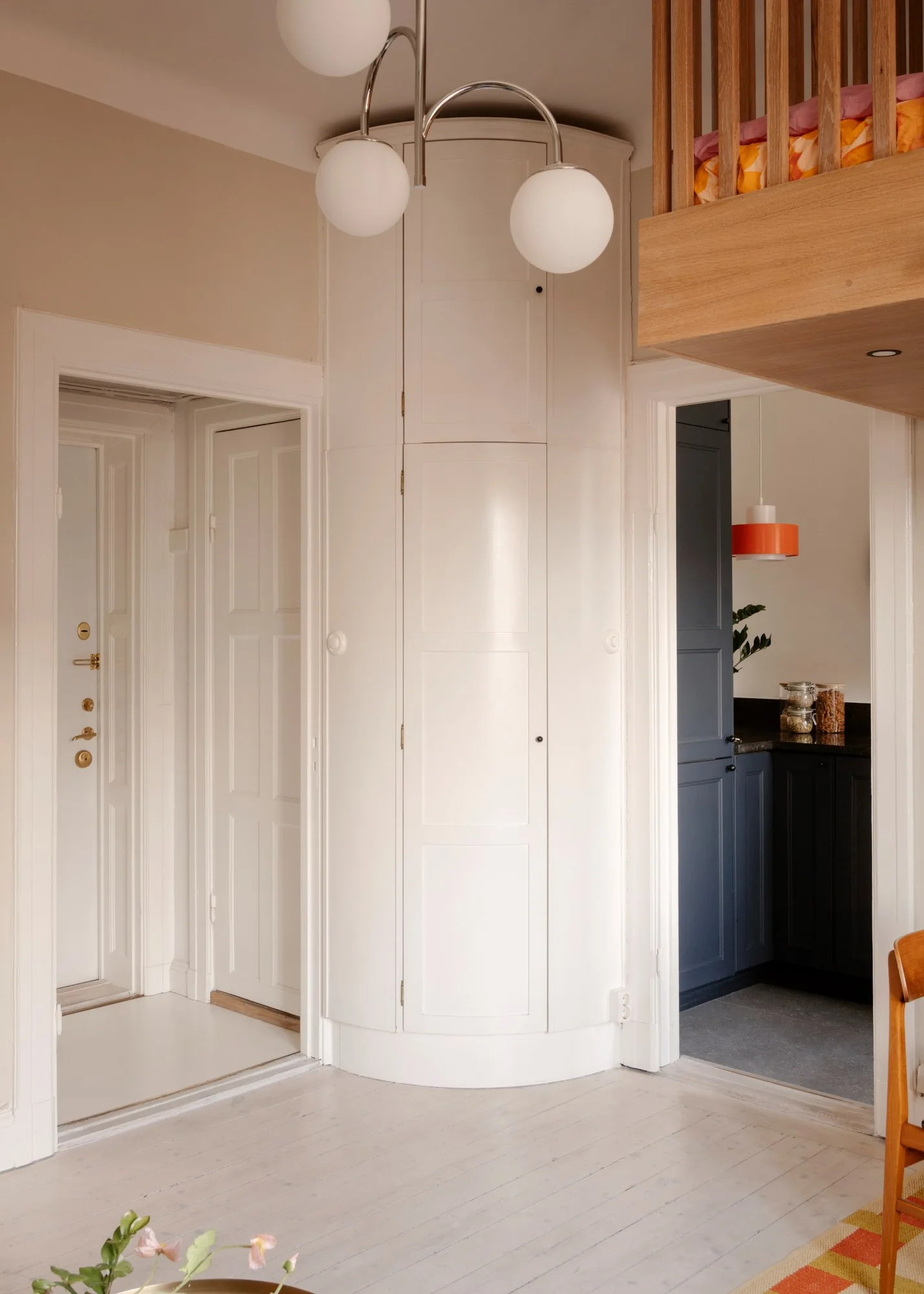 salon avec mezzanine studio de 29m2 décoration scandinave