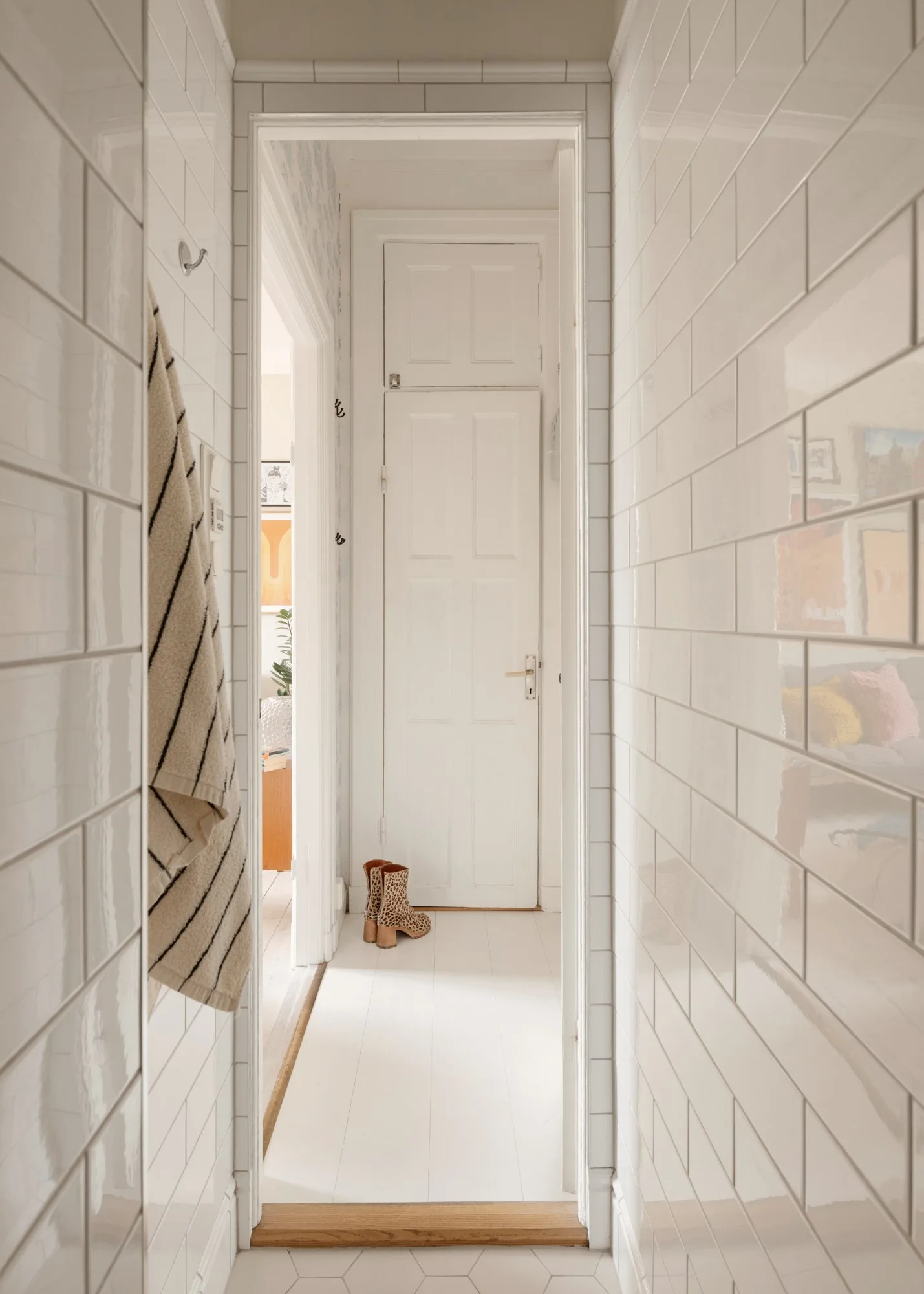 salle de bain carrelage blanc