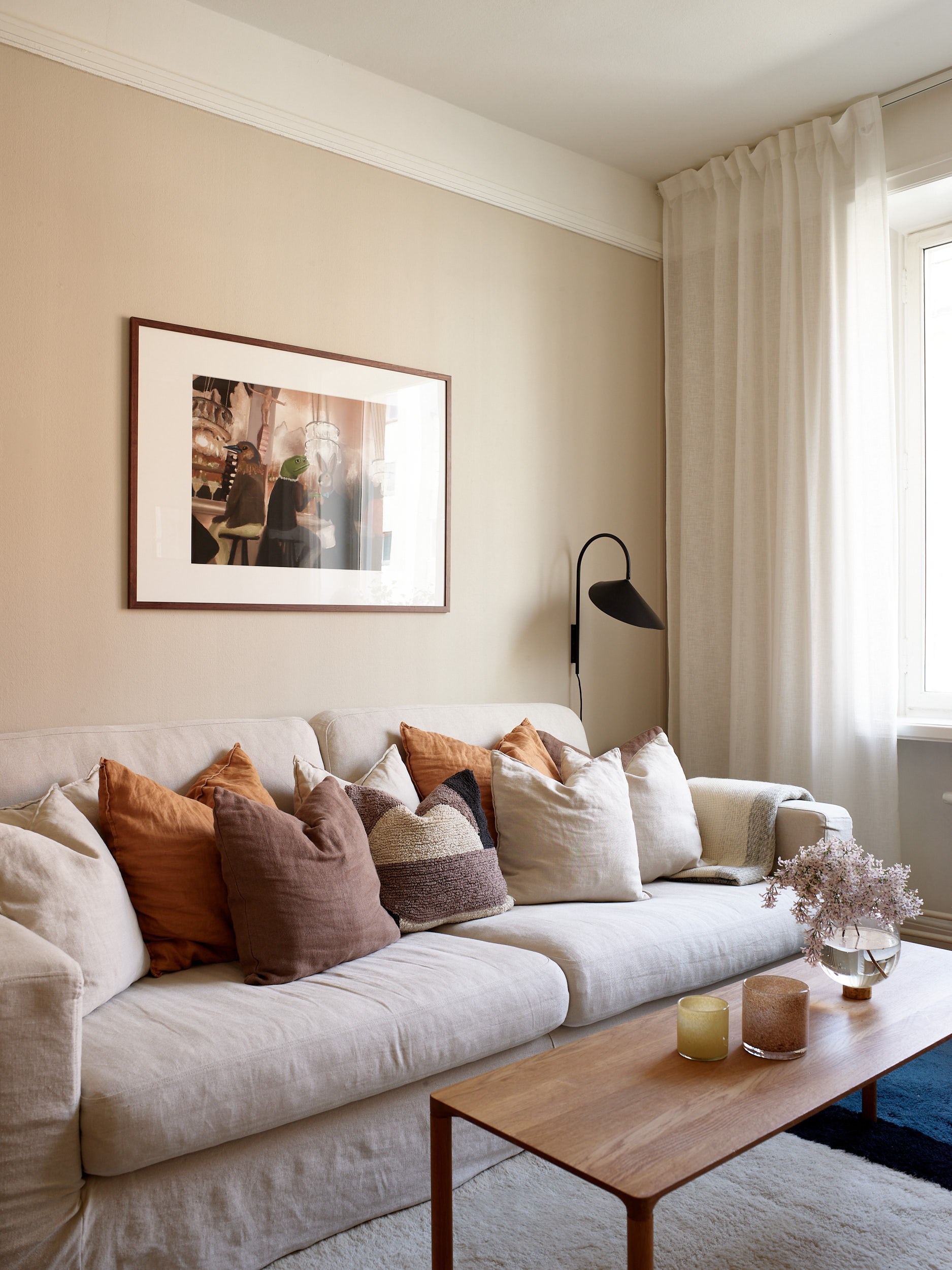 salon beige appartement trois-pièces 66m2 décoration scandinave
