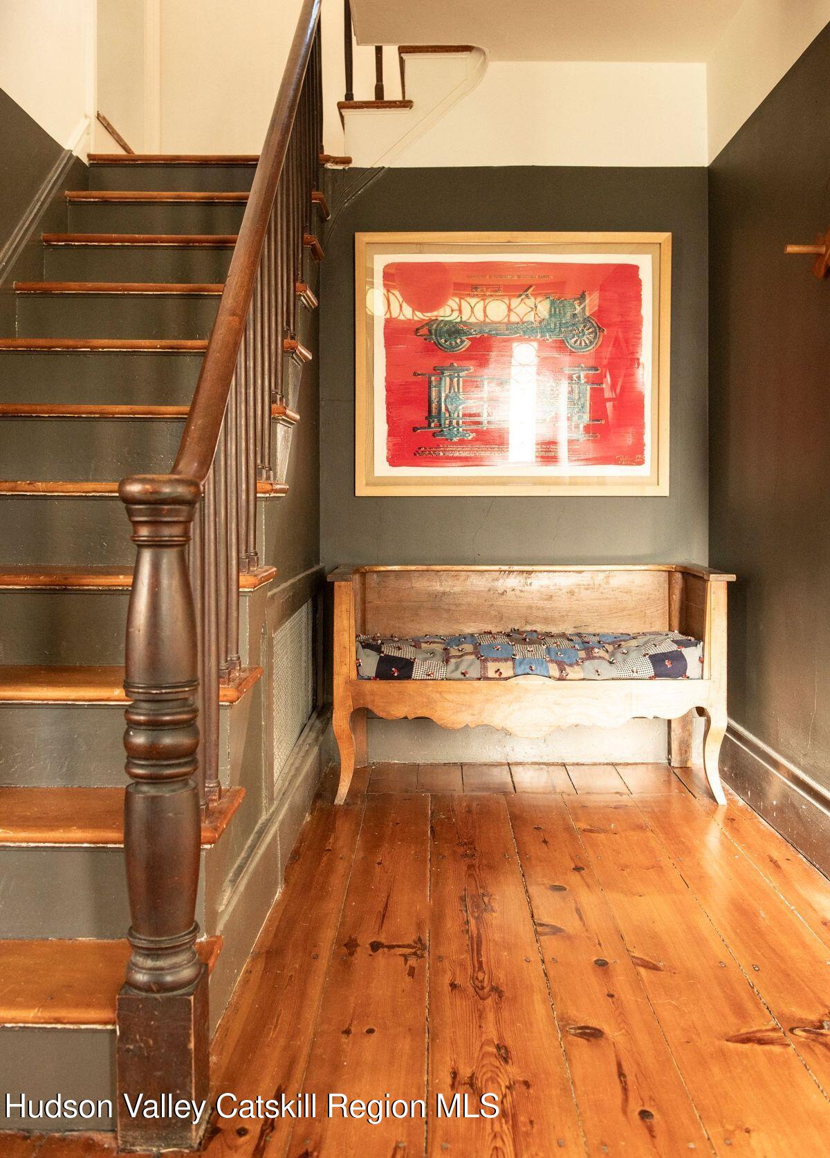 entrée avec escalier ancien maison de la vallée de l'Hudson Garrett Stickles House
