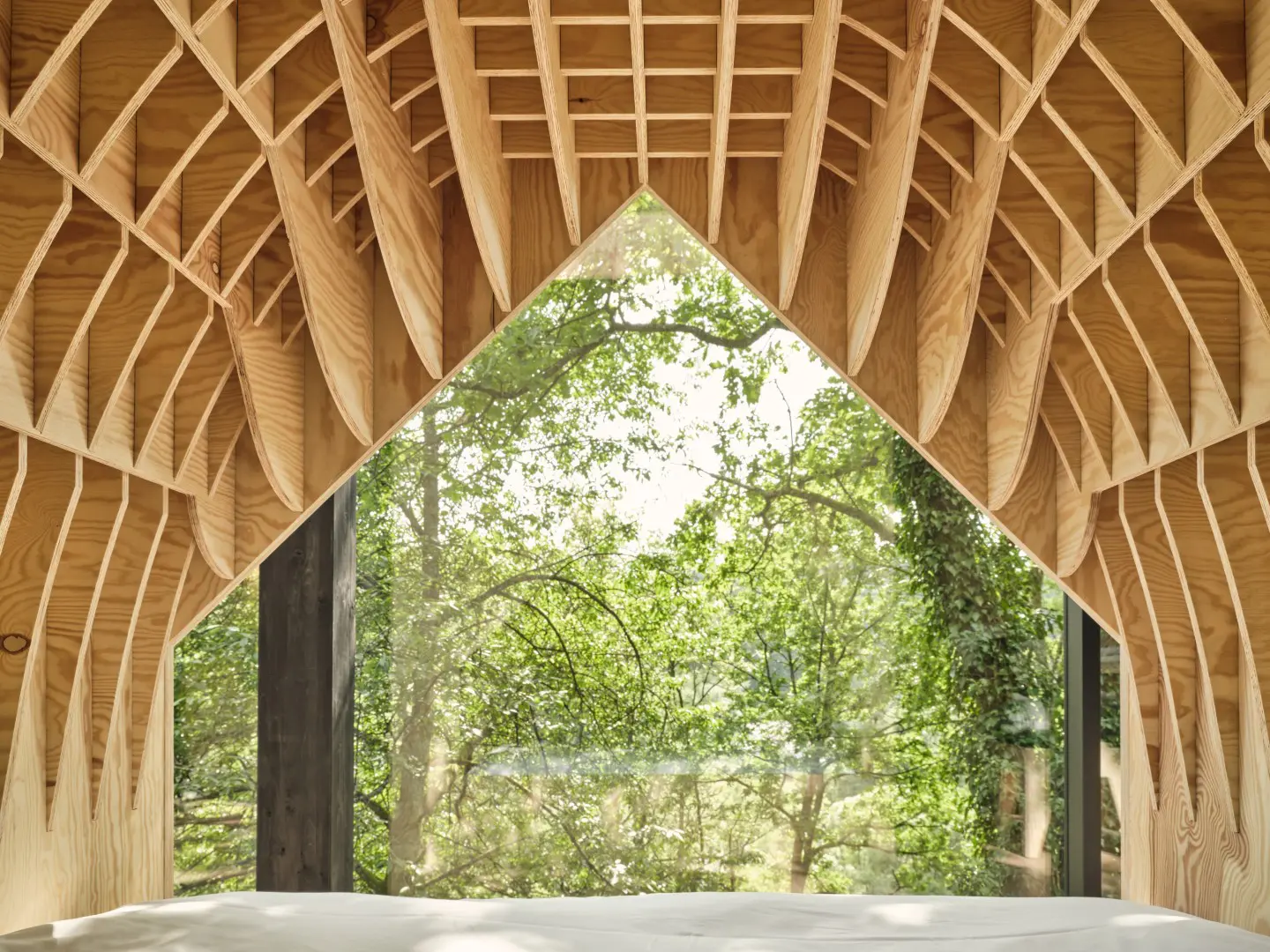 chambre avec baie vitrée cabane en bois contemporaine dans la forêt des Ardennes Eagle par Hutstuf chambre avec baie vitrée cabane en bois contemporaine dans la forêt des Ardennes Eagle par Hutstuf