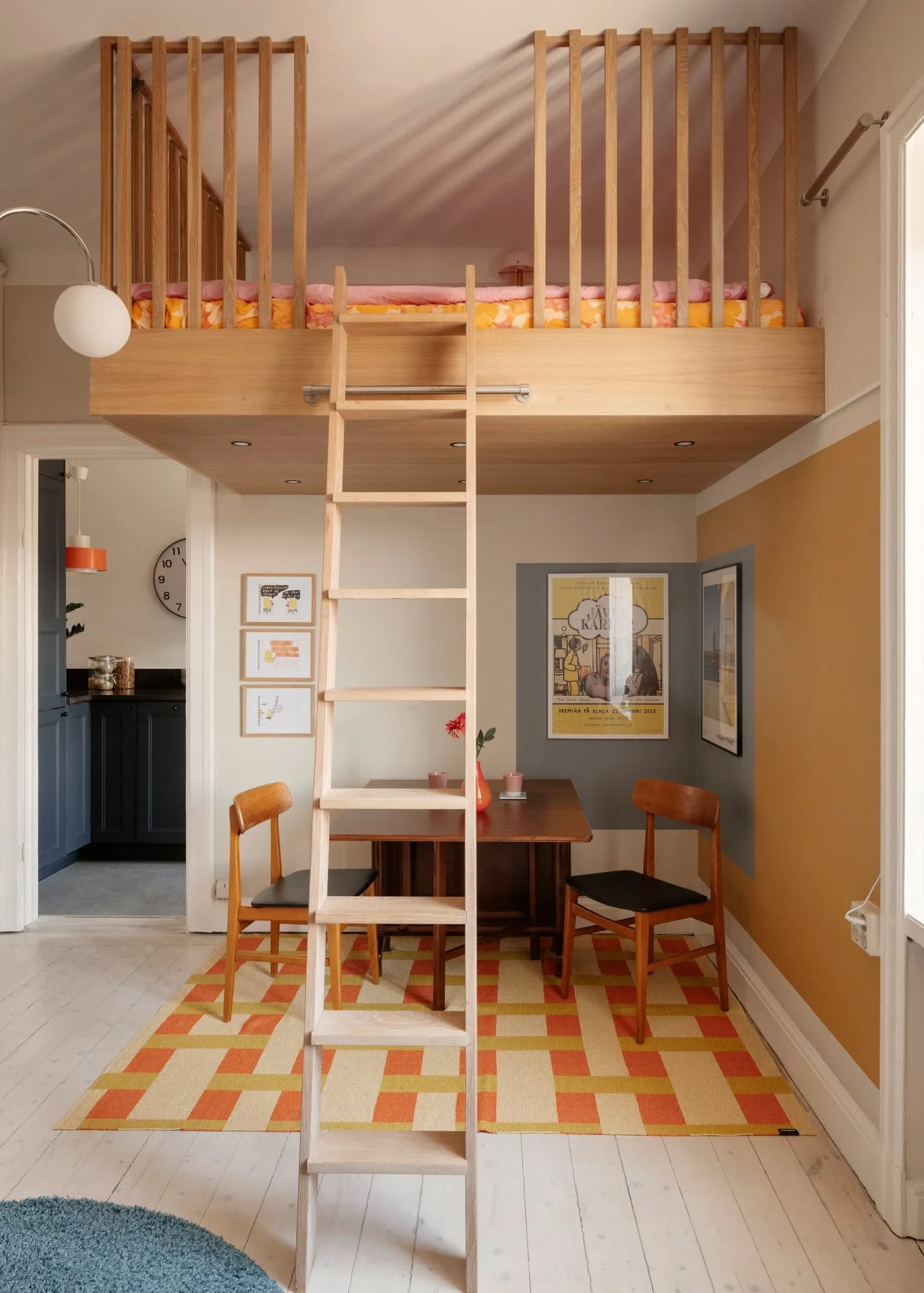 studio aménagé avec lit sur mezzanine