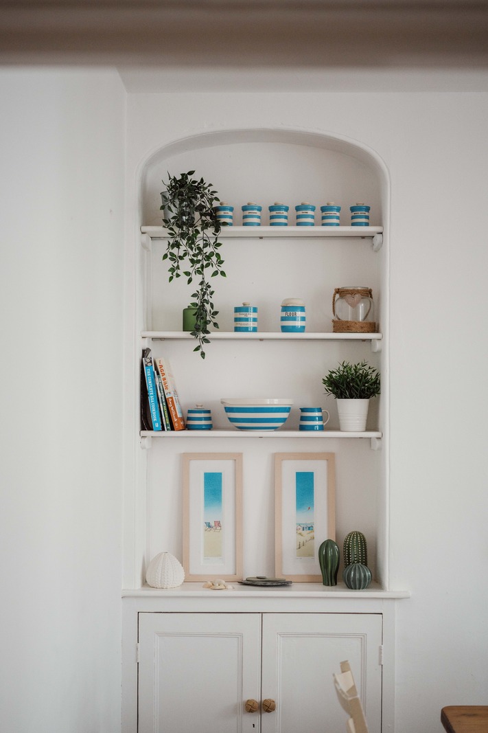 bibliothèque dans niche maison Victorienne près de la mer décoration rustique chic bibliothèque dans niche maison Victorienne près de la mer décoration rustique chic