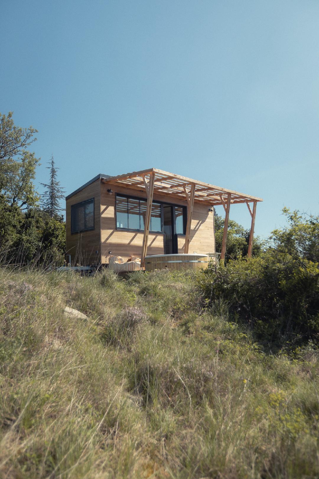 tiny house avec jacuzzi Pépiite Gorges de l tiny house avec jacuzzi Pépiite Gorges de l'Ardèche