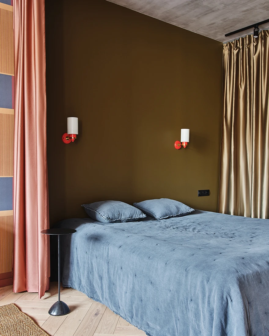 chambre fermée par rideau appartement 40m2 décoration contemporaine colorée chambre fermée par rideau appartement 40m2 décoration contemporaine colorée