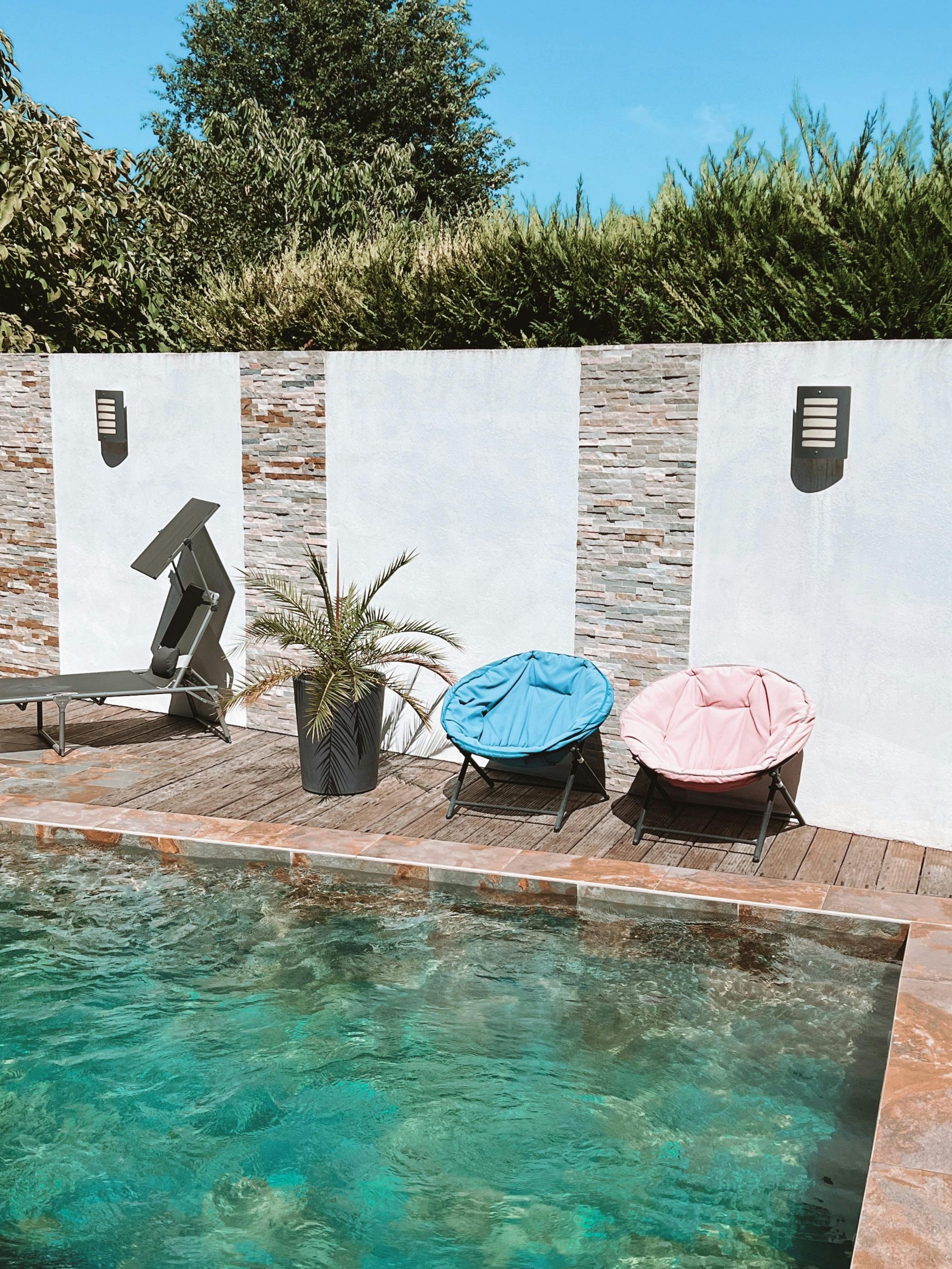 jardin avec mur en pierre et crépi jardin avec mur en pierre et crépi