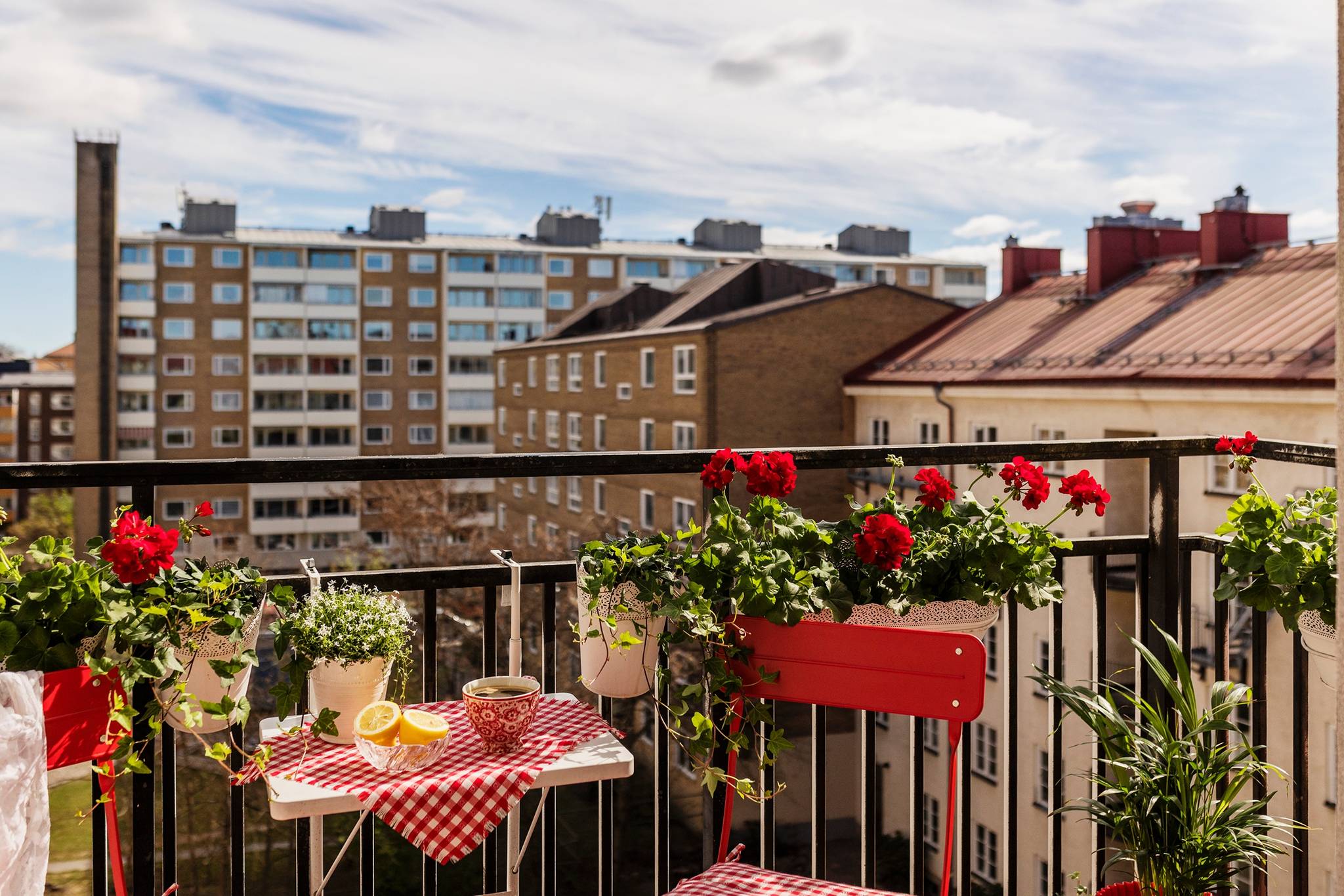 balcon sur cour petit appartement de 30m2 décoration classique chic