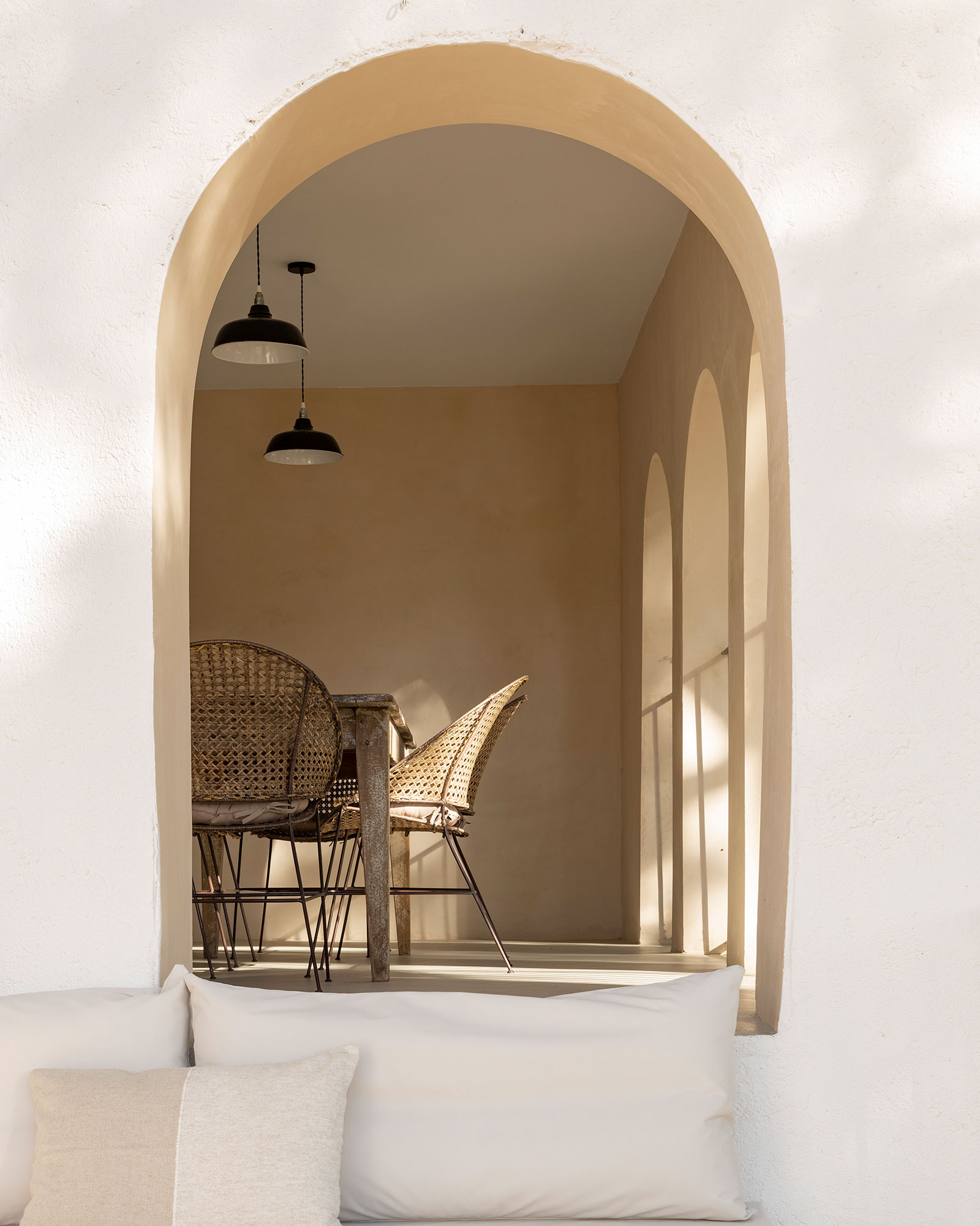 salon décoration rustique chic et naturelle ferme du 18e siècle rénovée Mas Grimosach