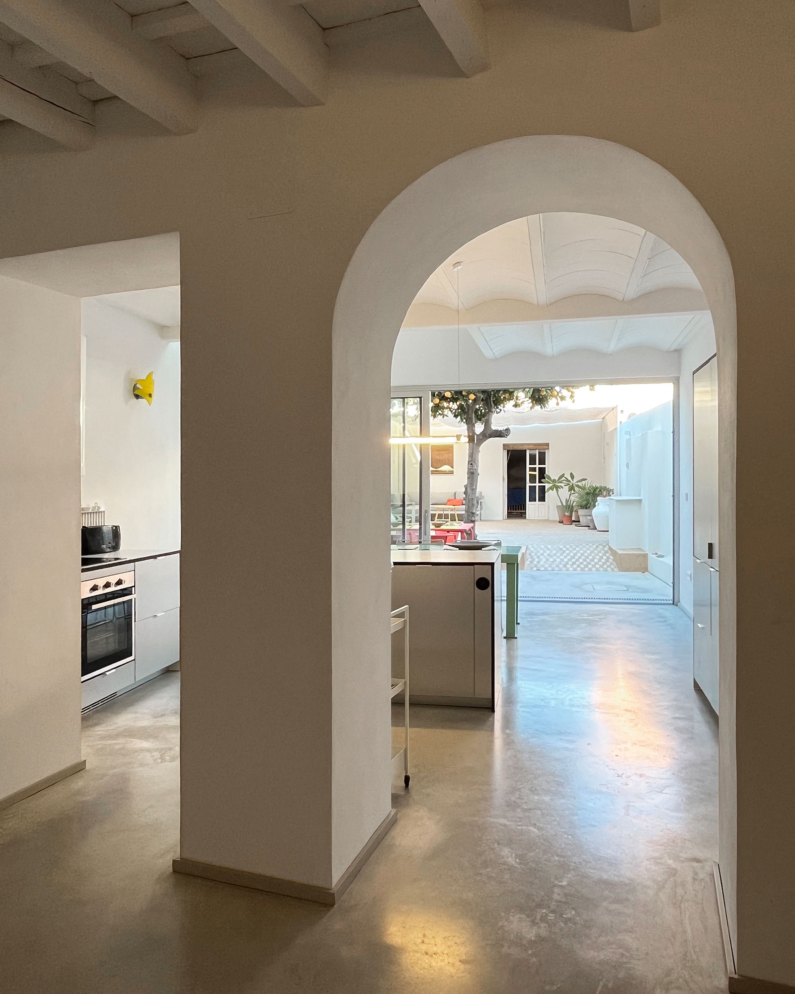 entrée avec ouverture cintrée maison de village centenaire avec patio rénovée Andalousie