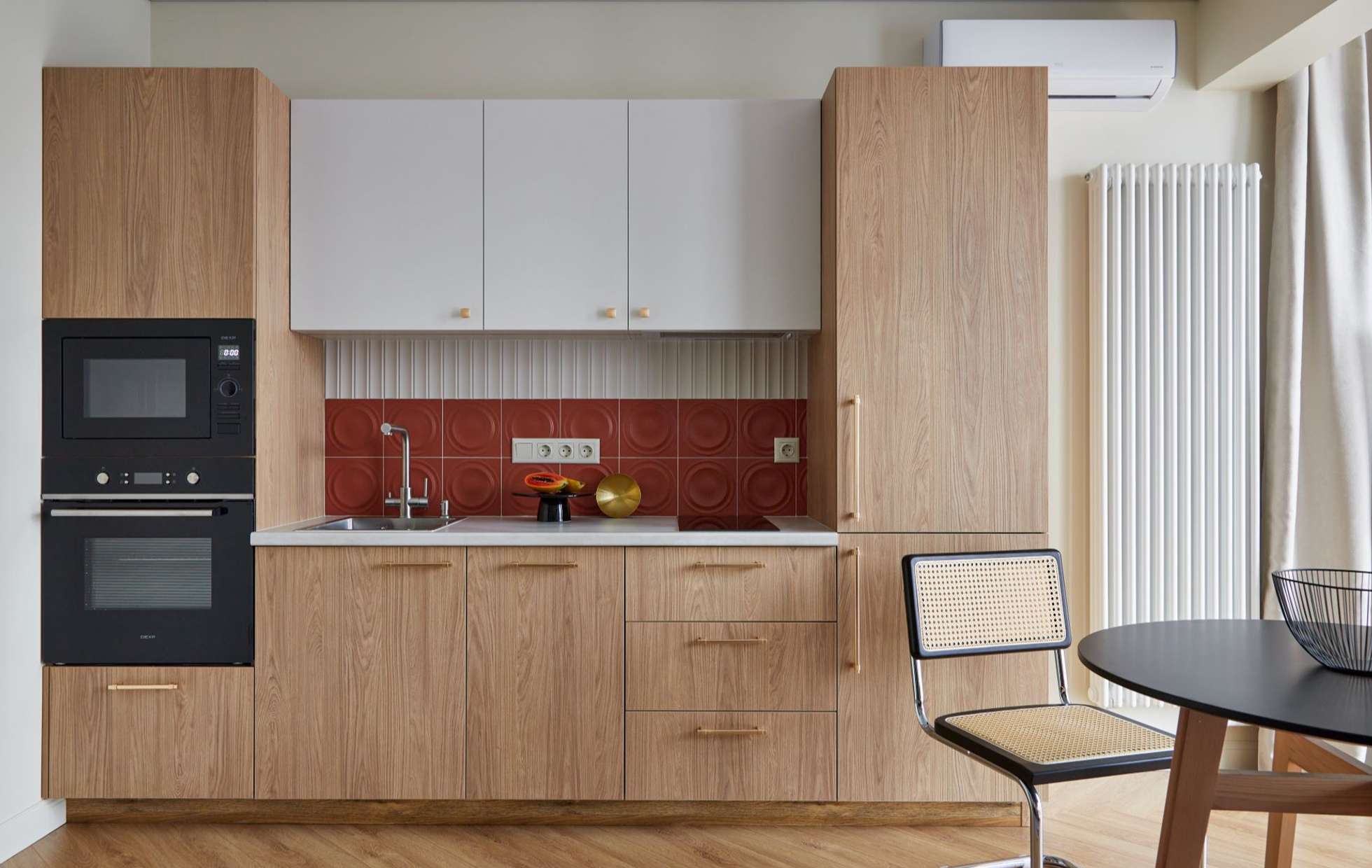 petite cuisine ouverte et salle à manger décoration contemporaine studio 36m2