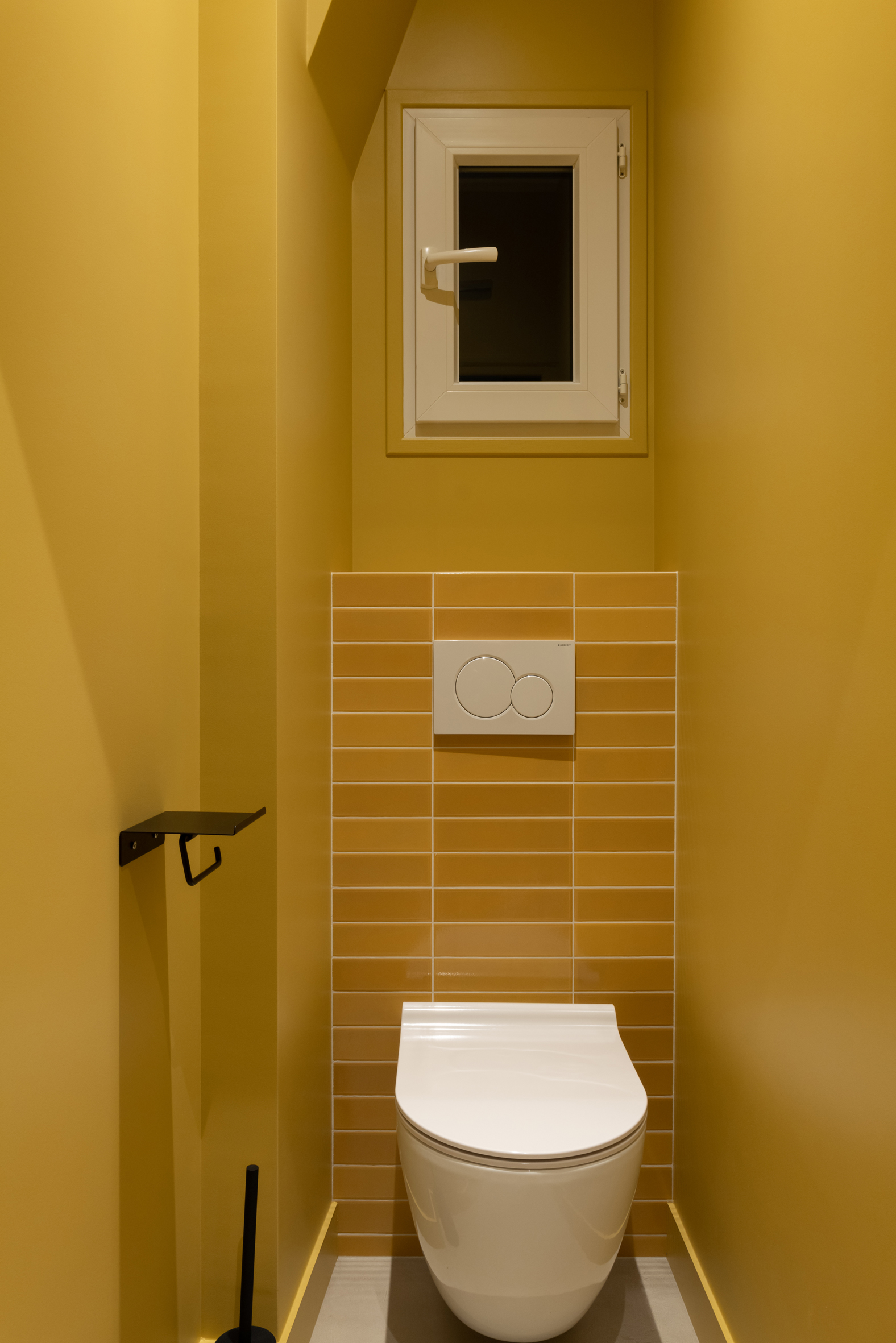 toilettes wc jaune Photo : © Agathe Tissier toilettes wc jaune Photo : © Agathe Tissier