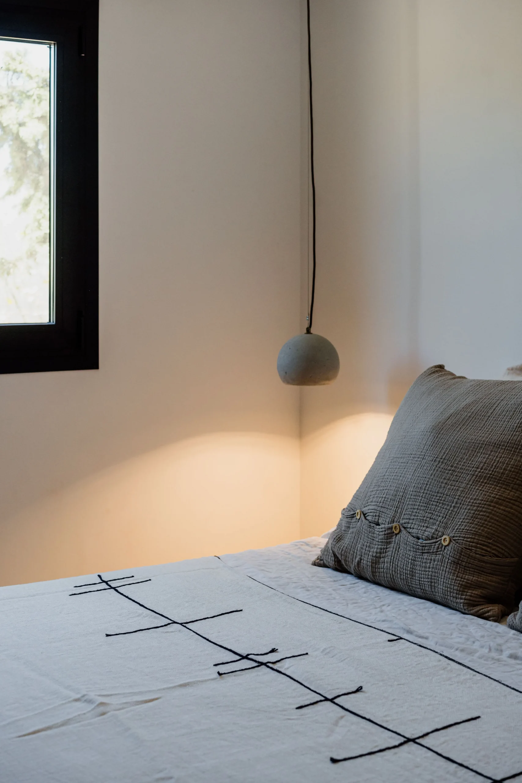 chambre minimaliste maison à Ibiza