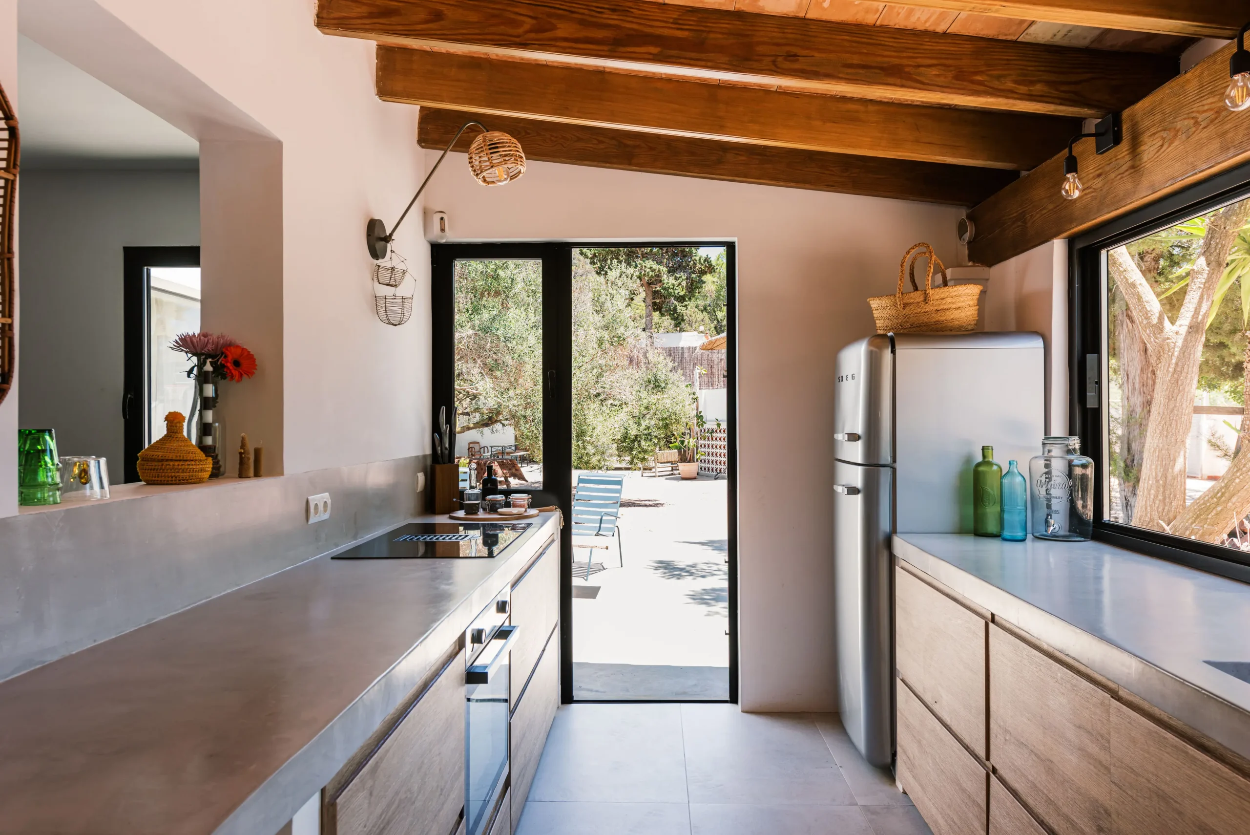 cuisine avec poutres décoration vintage maison à Ibiza