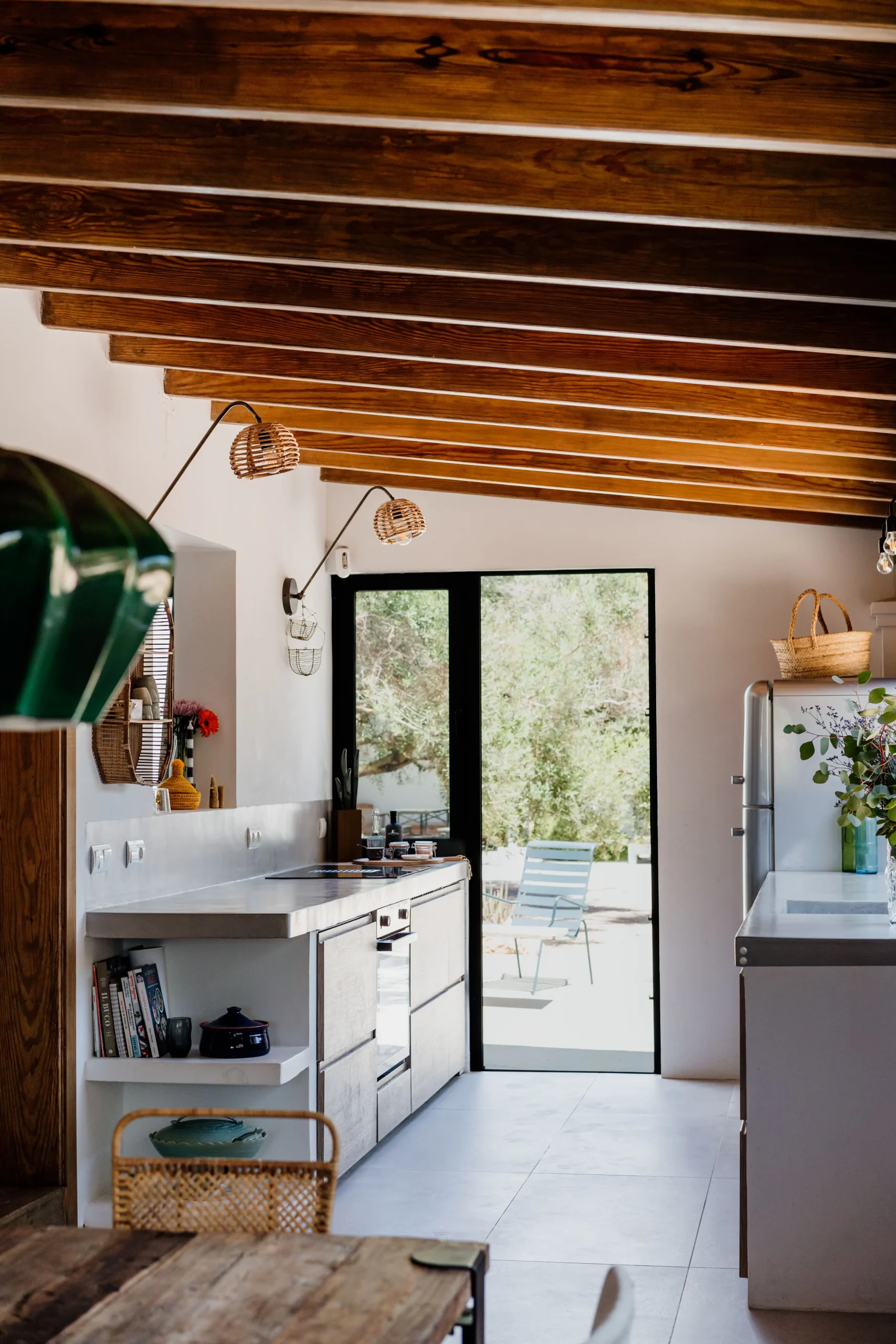 cuisine avec poutres décoration vintage maison à Ibiza