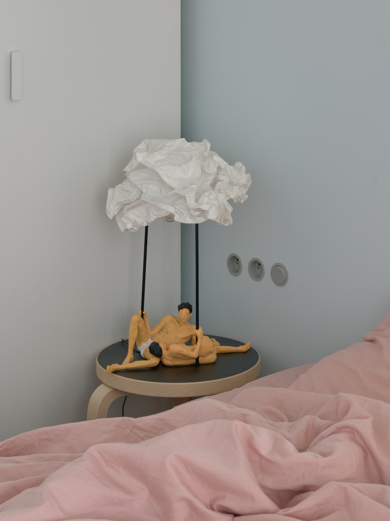 chambre murs bleus appartement 45m2 vintage Nice