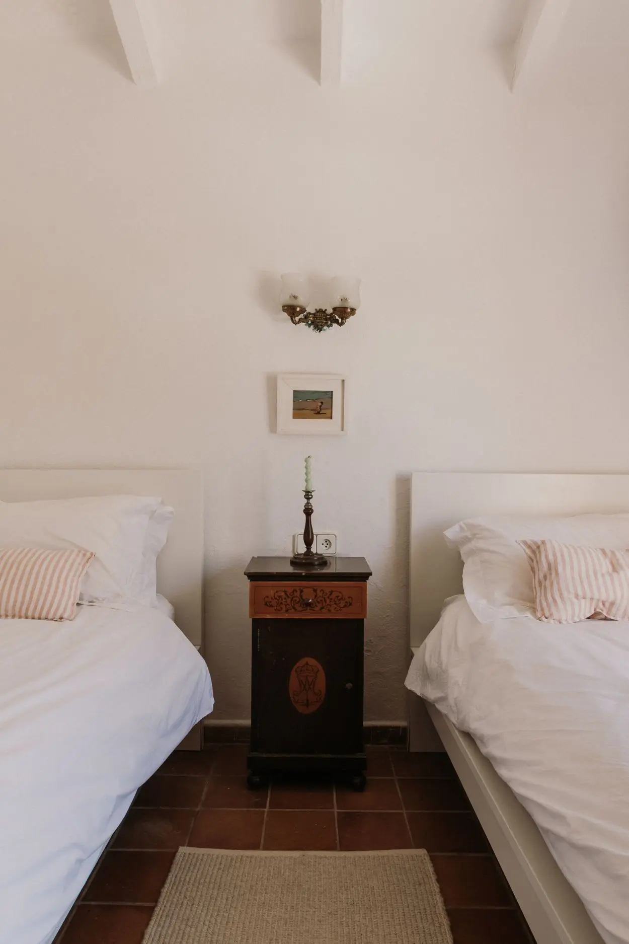 chambre à deux lits finca du 19e siècle rénovée maison Minorque