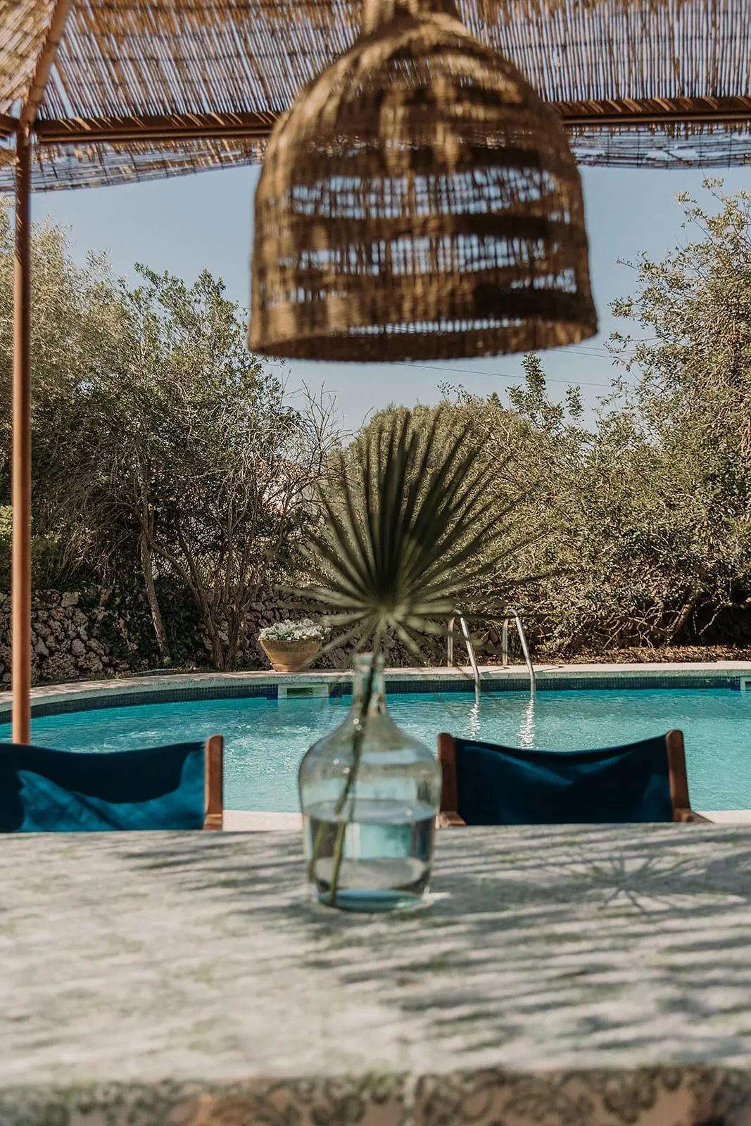 piscine et salle à manger extérieure finca du 19e siècle rénovée maison Minorque