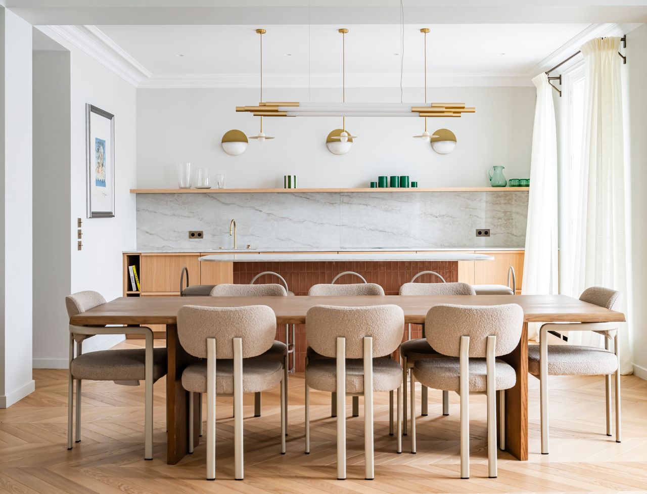 cuisine et salle à manger décoration contemporaine appartement Paris Photo : ©Julien Pépy cuisine et salle à manger décoration contemporaine appartement Paris Photo : ©Julien Pépy