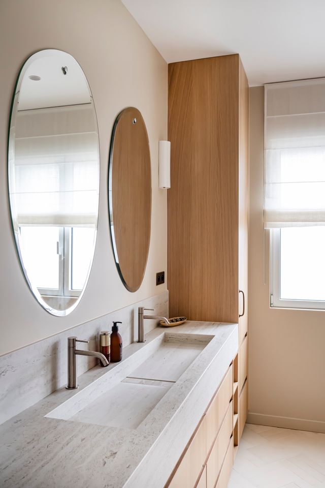 salle de bain décoration contemporaine appartement Paris Photo : ©Julien Pépy salle de bain décoration contemporaine appartement Paris Photo : ©Julien Pépy