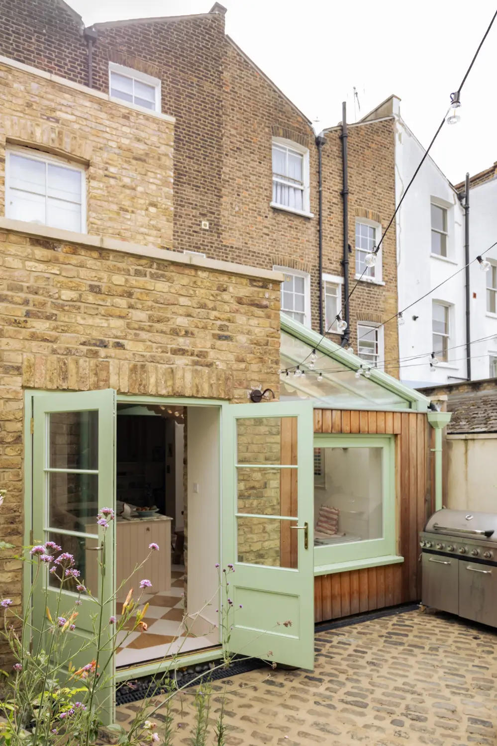 jardin pavé maison victorienne à Londres