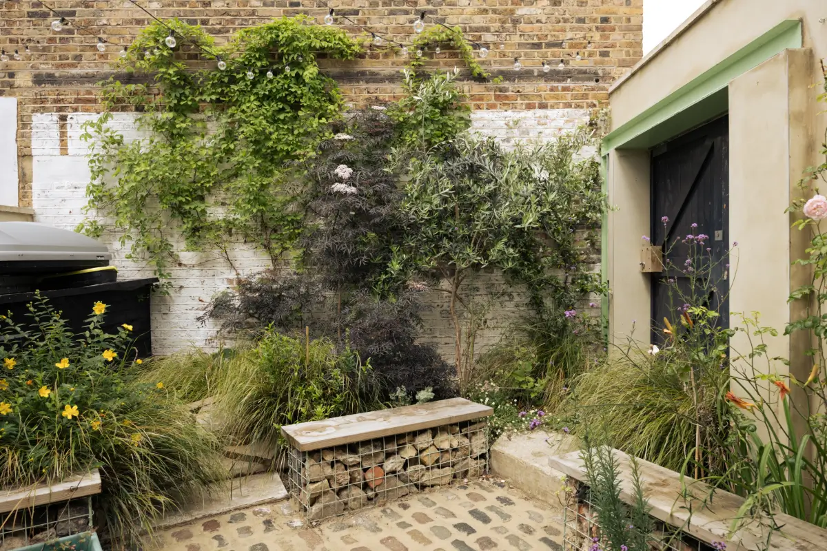 jardin pavé maison victorienne à Londres