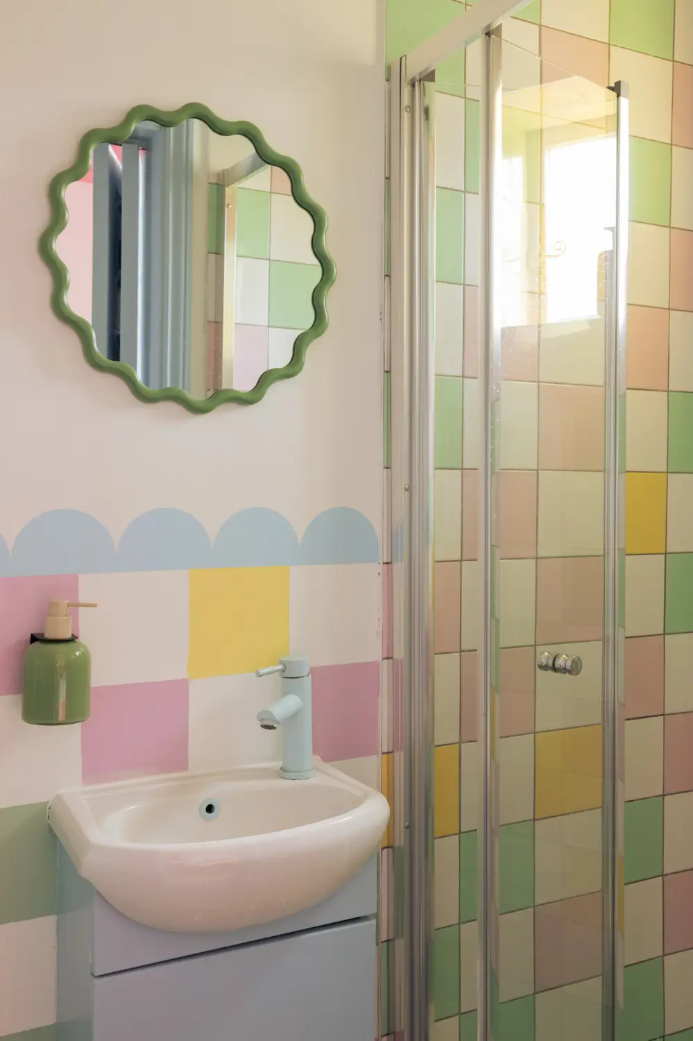 salle de bain décoration pastel maison victorienne à Londres