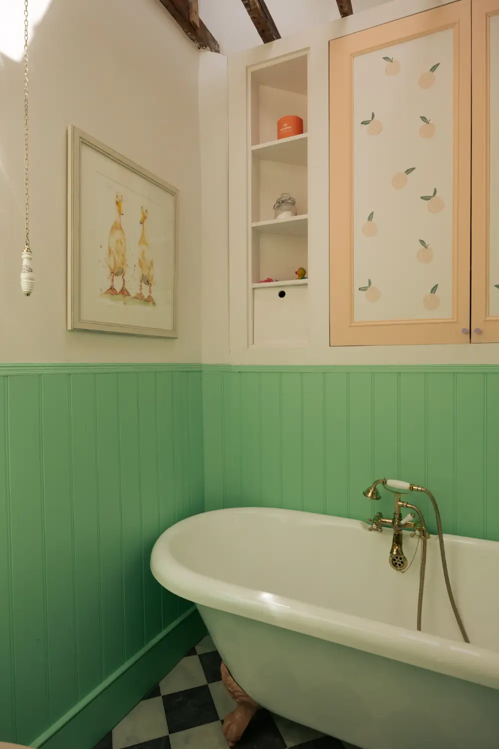 salle de bain vintage murs verts maison victorienne à Londres