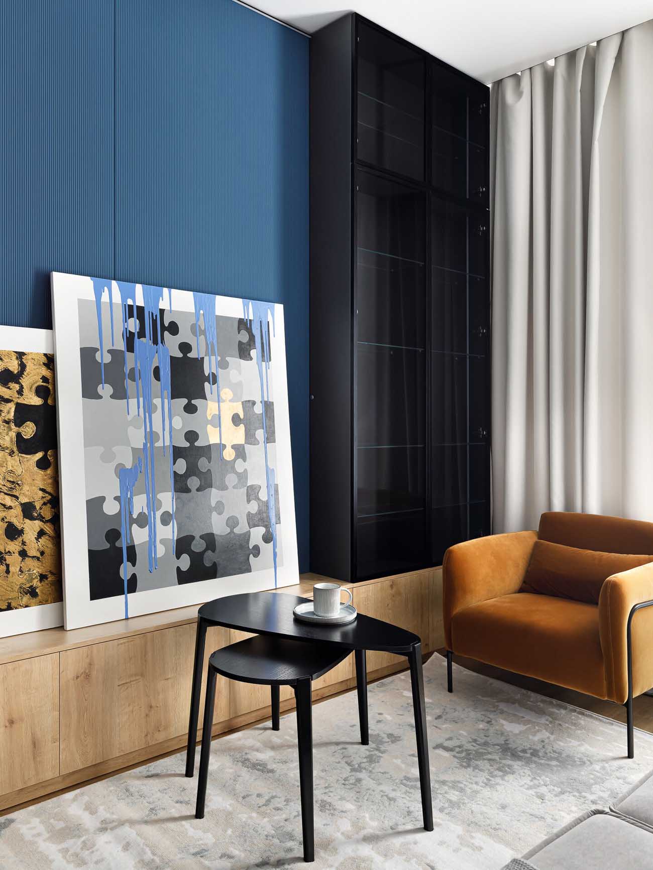 salon avec mur bleu décoration contemporaine appartement 57m2