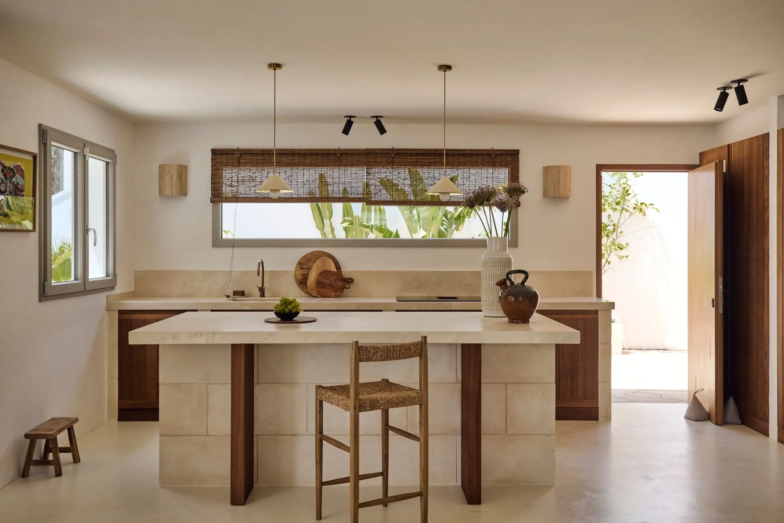 cuisine ouverte maison Minorque vue mer cuisine ouverte maison Minorque vue mer