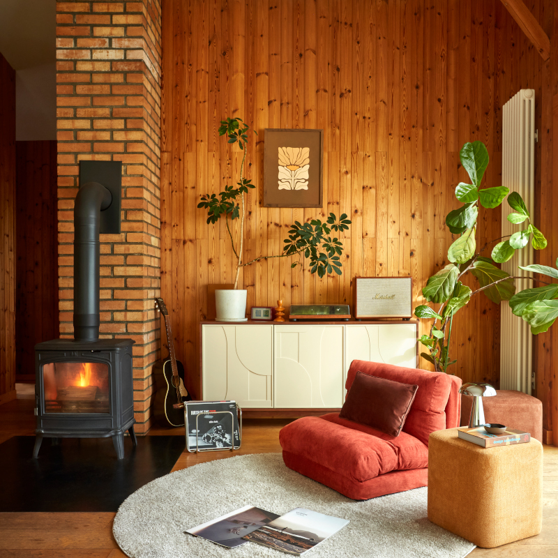 salon avec murs en bois nouvelle collection But automne hiver 2026 salon avec murs en bois nouvelle collection But automne hiver 2026