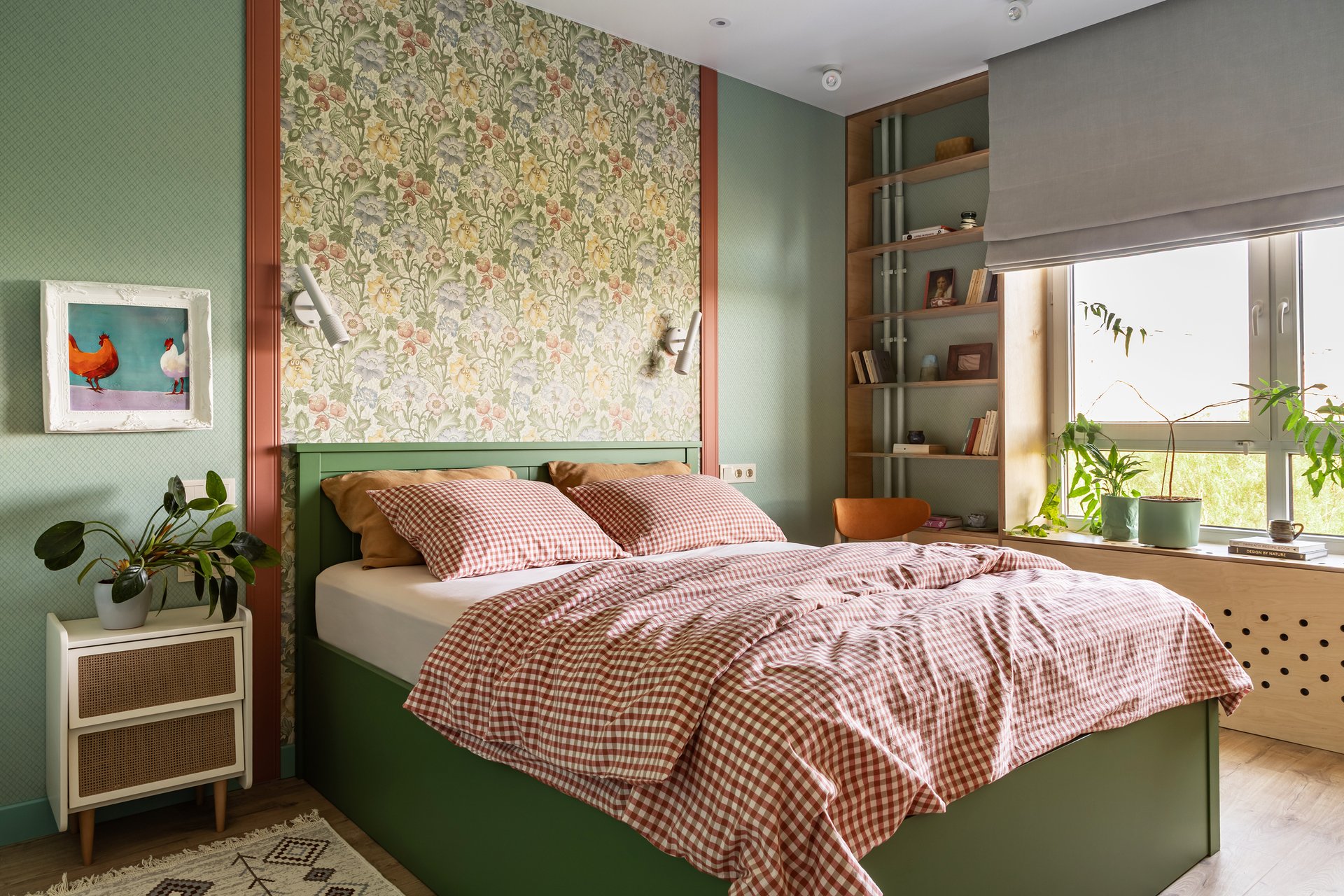 chambre murs vert et tête de lit papier-peint petit appartement 39m2 décoration campagnarde chambre murs vert et tête de lit papier-peint petit appartement 39m2 décoration campagnarde