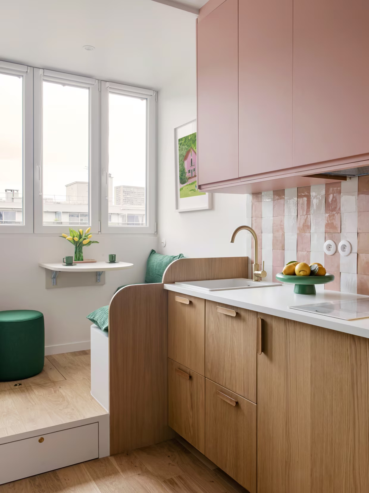 mini studio 13m2 Paris rénové décoration contemporaine en couleurs