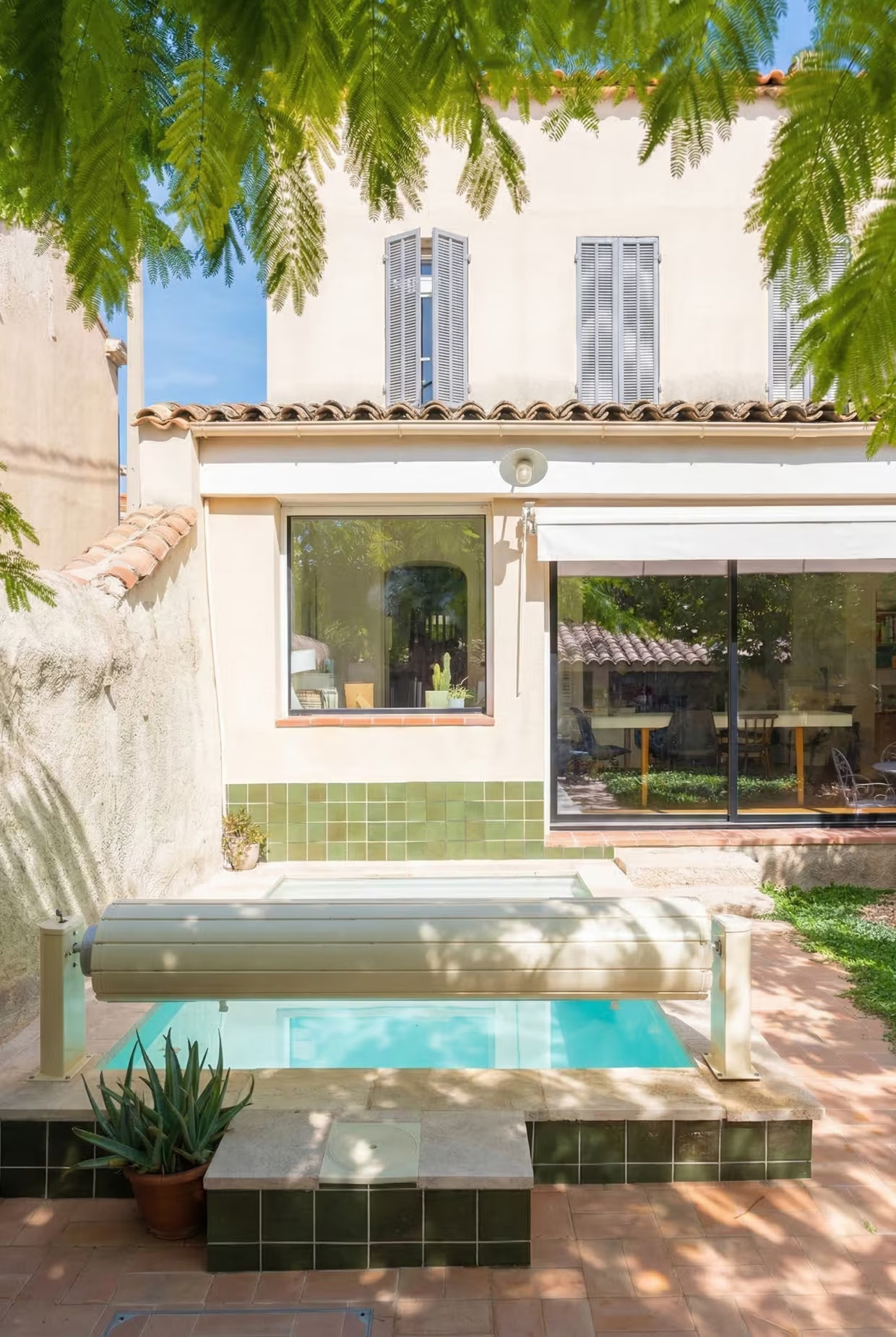 jardin de ville 50m2 avec petite piscine