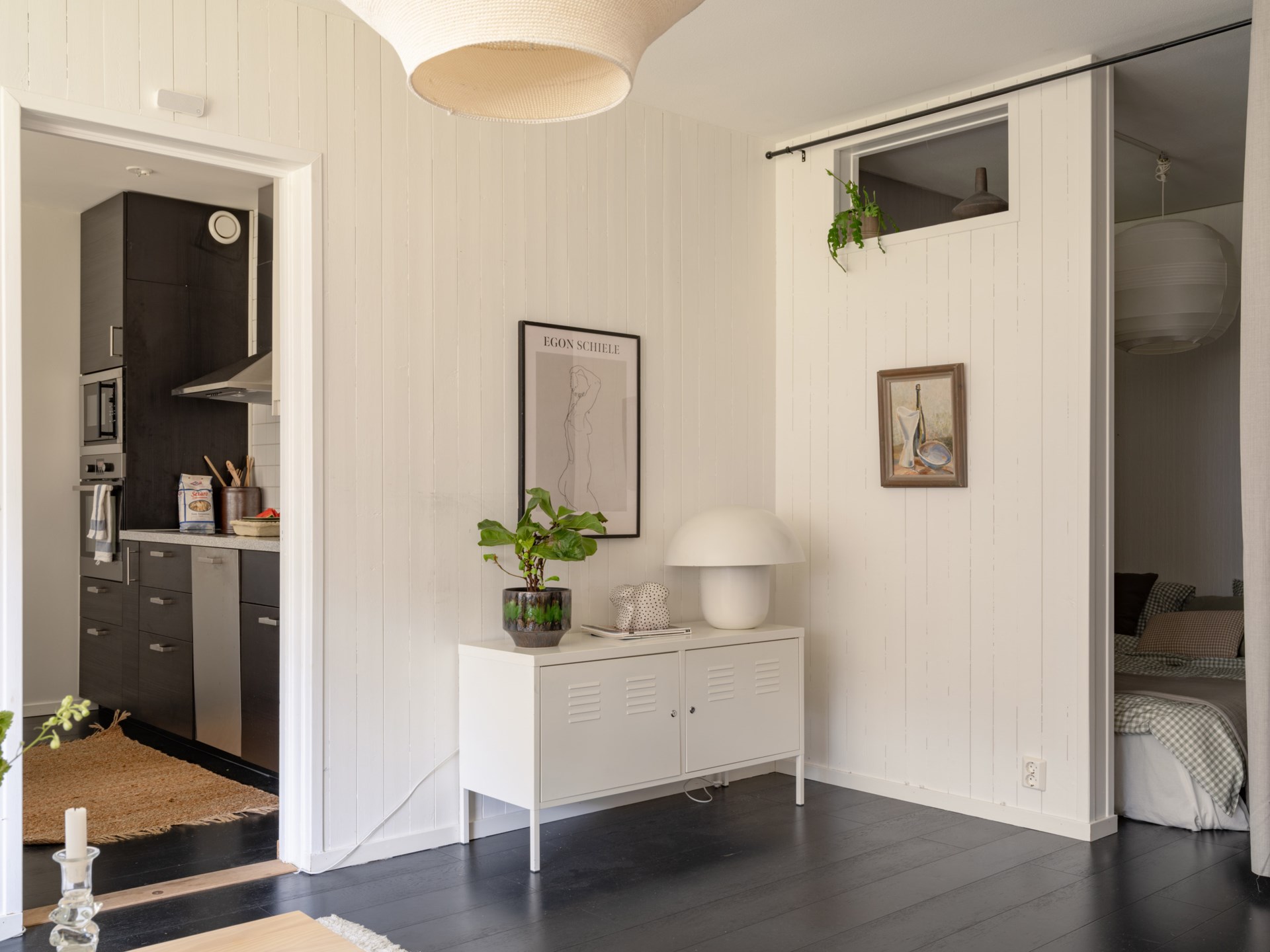 living room Scandinavian decor 44sqm studio with alcove for bed