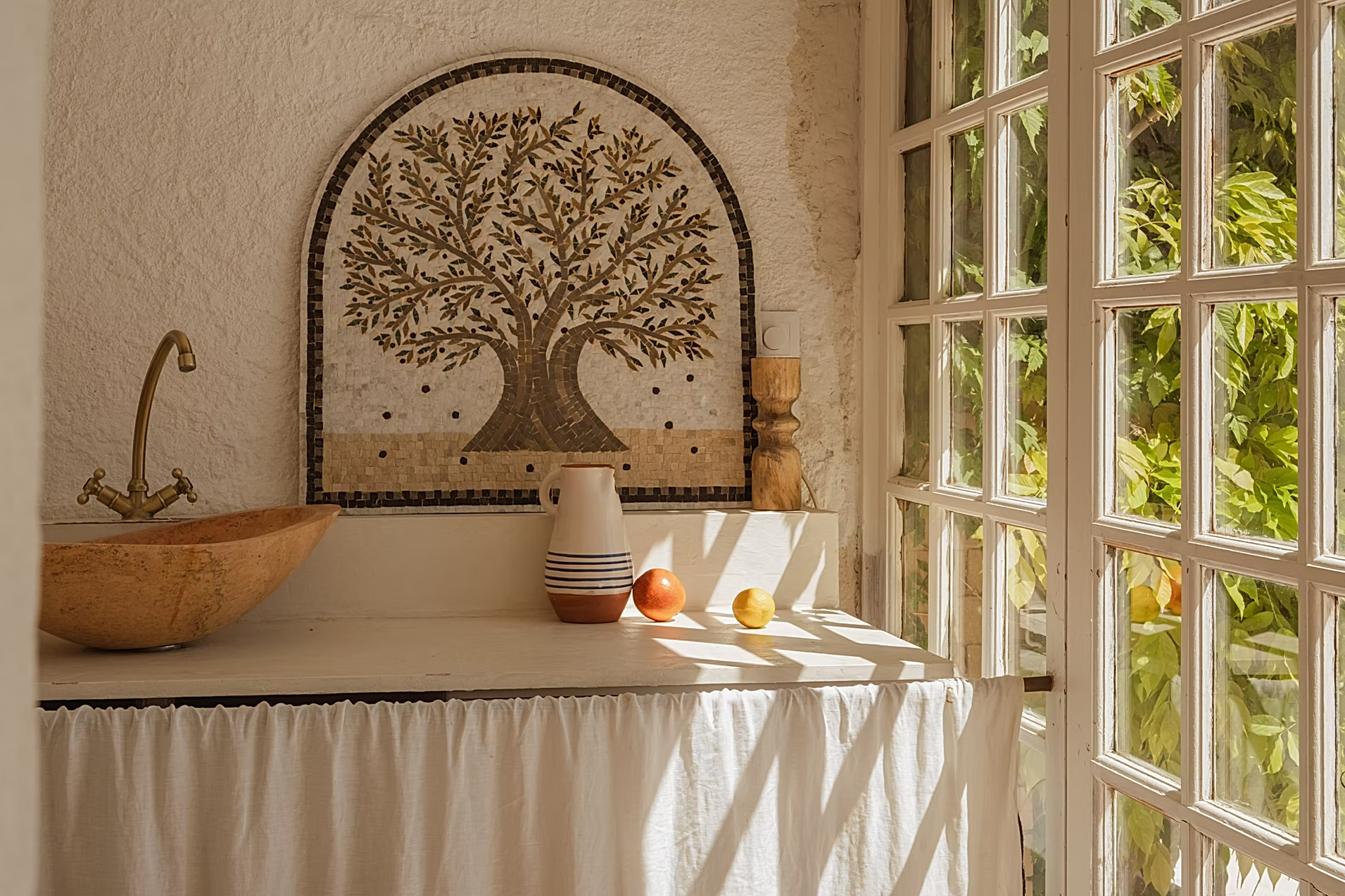 bathroom Provençal country house Casa Youm Marseille with pool and sea view