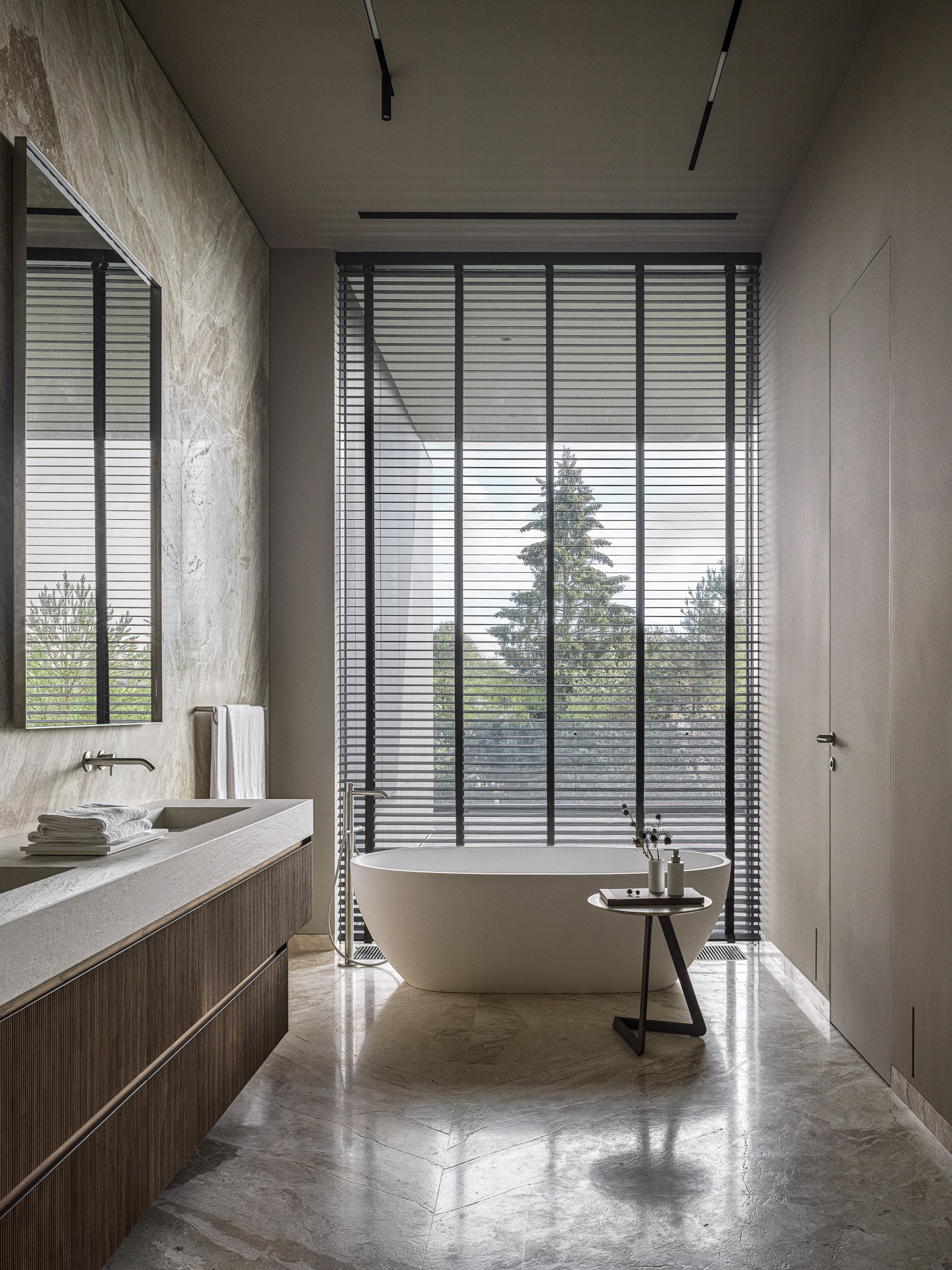 salle de bain avec baie vitrée décoration contemporaine maison contemporaine