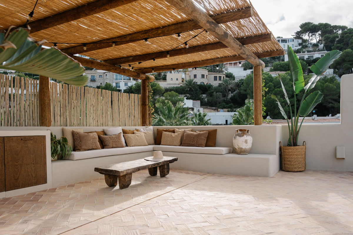 terrasse avec pergola villa méditerranéenne contemporaine et passive avec piscine terrasse avec pergola villa méditerranéenne contemporaine et passive avec piscine
