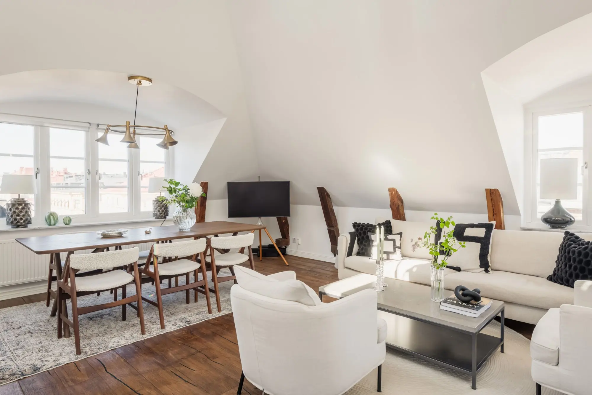 salon appartement sous les combles décoration scandinave monochrome salon appartement sous les combles décoration scandinave monochrome