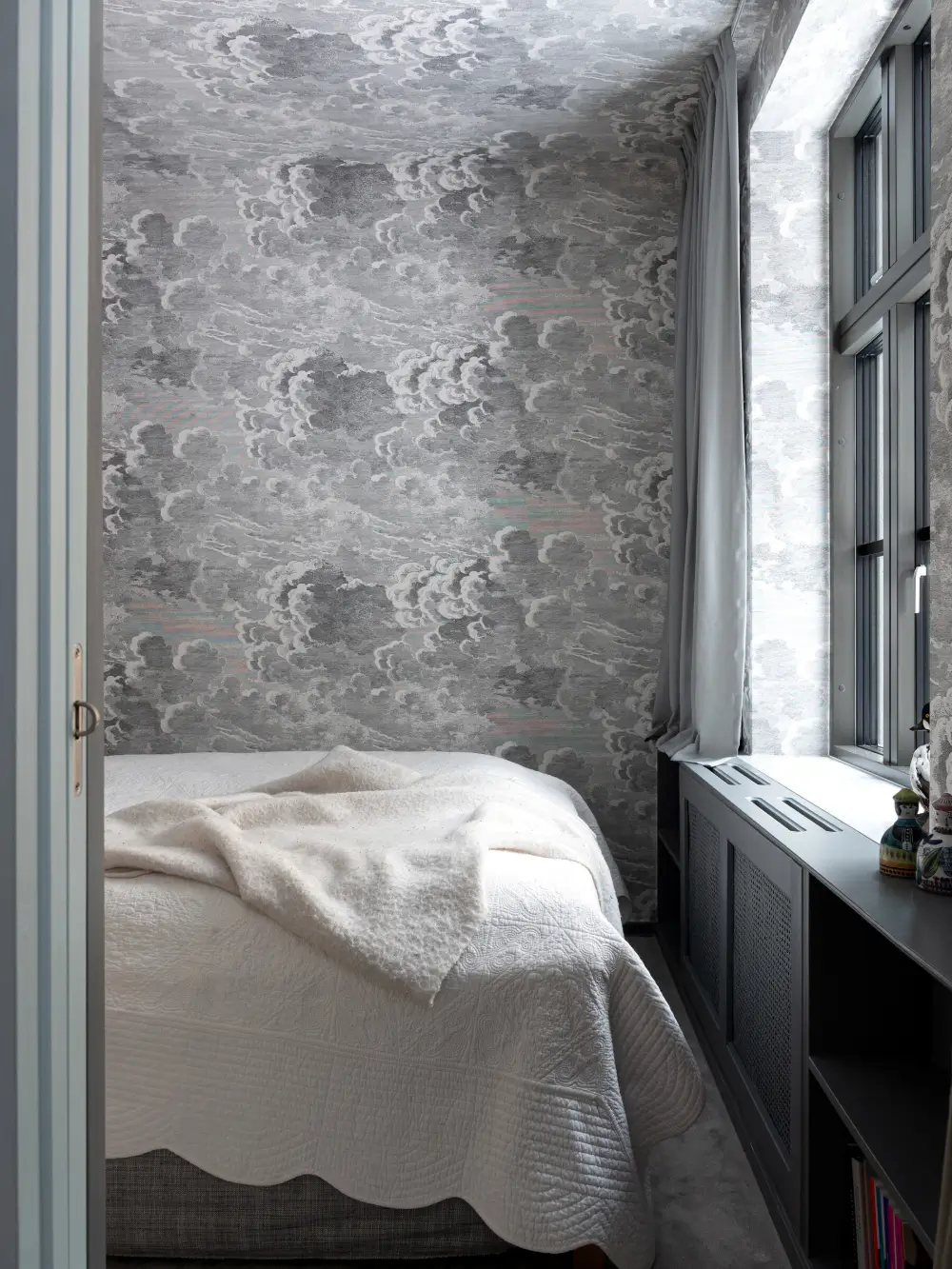 chambre grise papier-peint Fornasetti chambre grise papier-peint Fornasetti