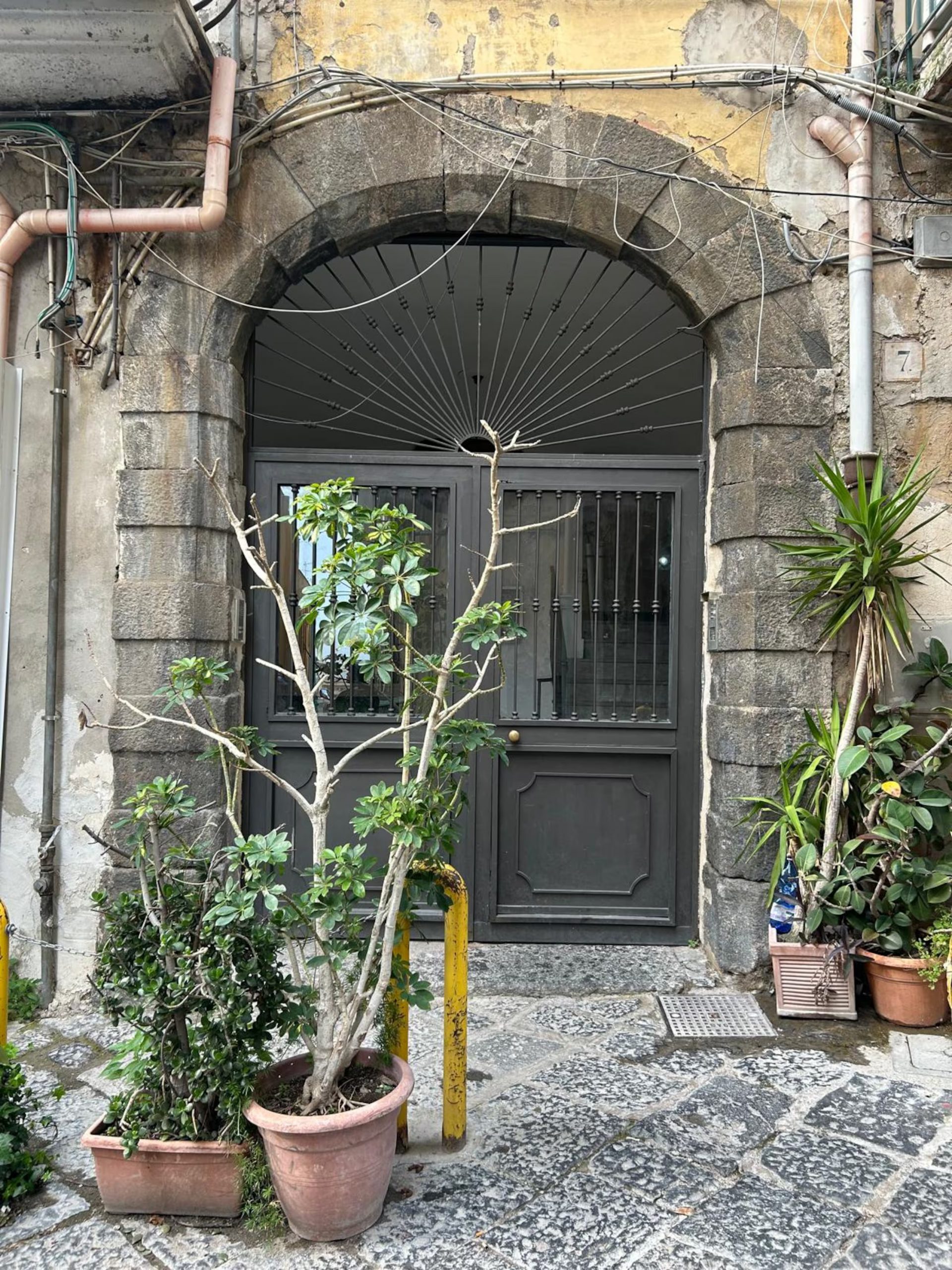 historic building designer apartment renovated in Naples